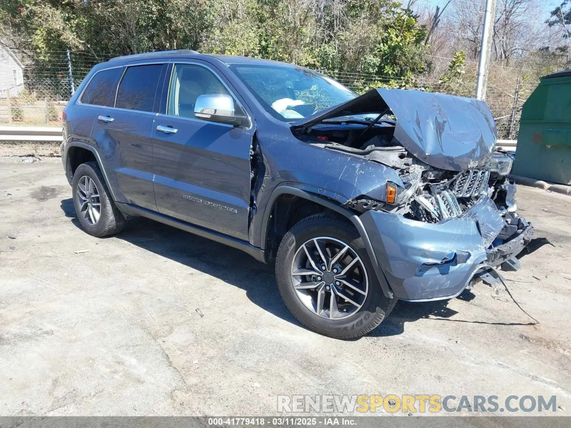 1 Photograph of a damaged car 1C4RJFBG4KC812565 JEEP GRAND CHEROKEE 2019