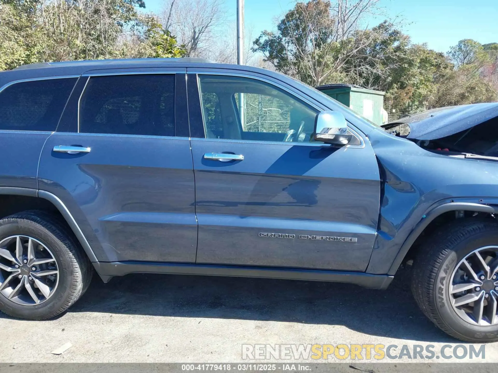 13 Photograph of a damaged car 1C4RJFBG4KC812565 JEEP GRAND CHEROKEE 2019