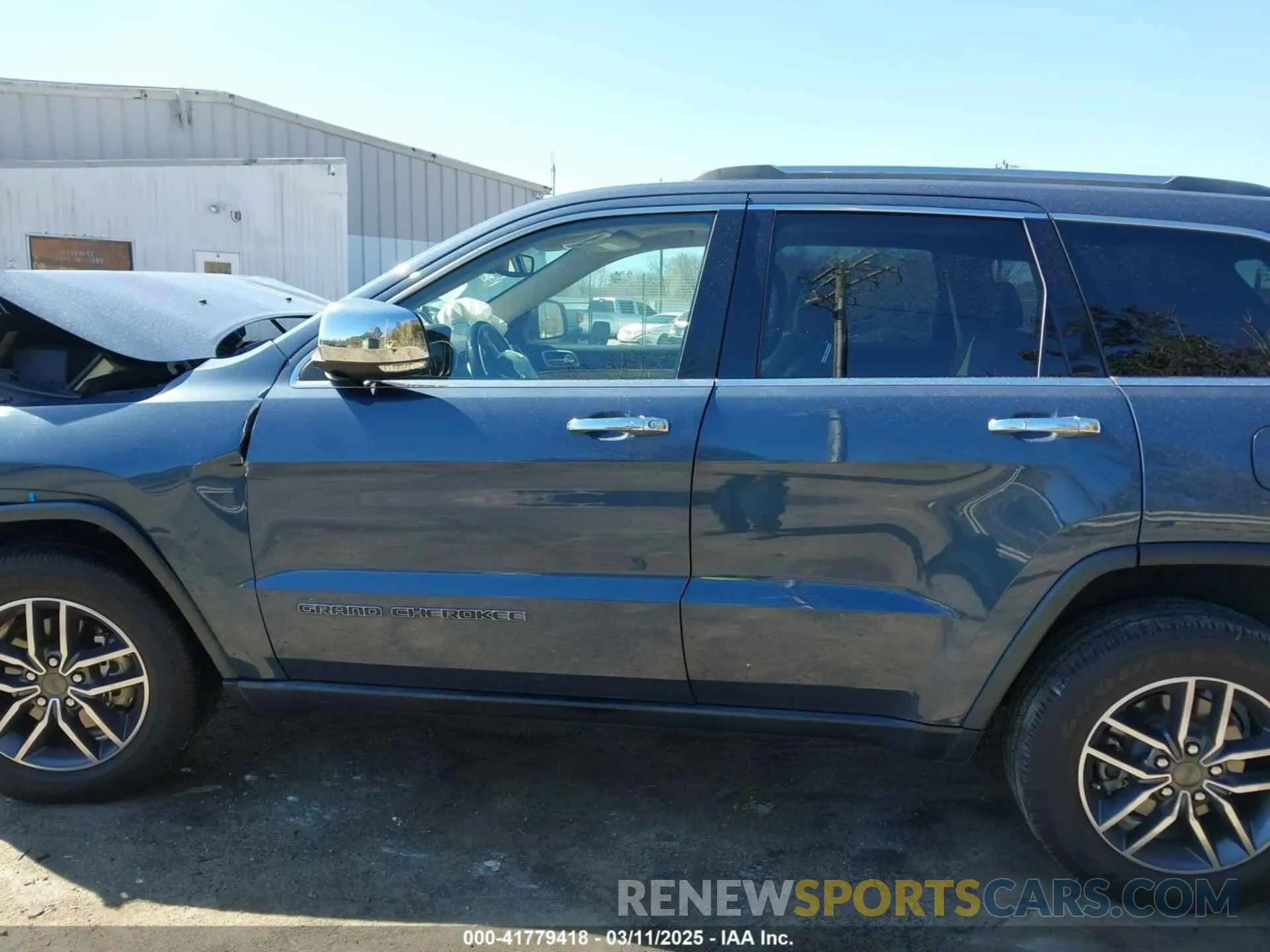 14 Photograph of a damaged car 1C4RJFBG4KC812565 JEEP GRAND CHEROKEE 2019