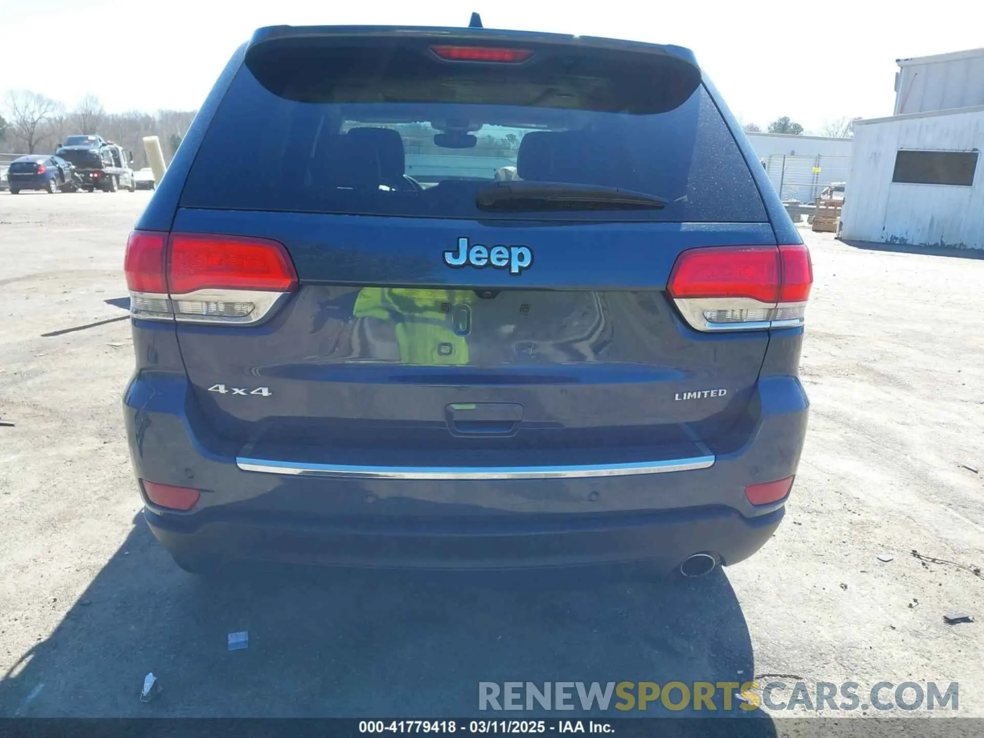 16 Photograph of a damaged car 1C4RJFBG4KC812565 JEEP GRAND CHEROKEE 2019