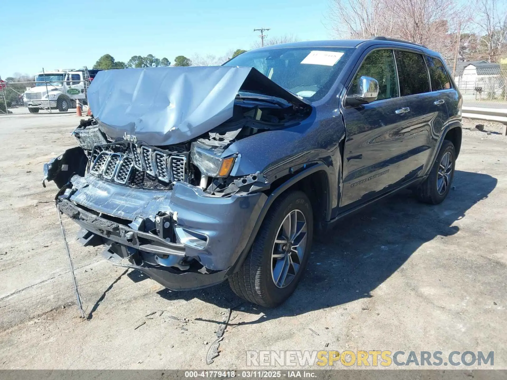 2 Photograph of a damaged car 1C4RJFBG4KC812565 JEEP GRAND CHEROKEE 2019
