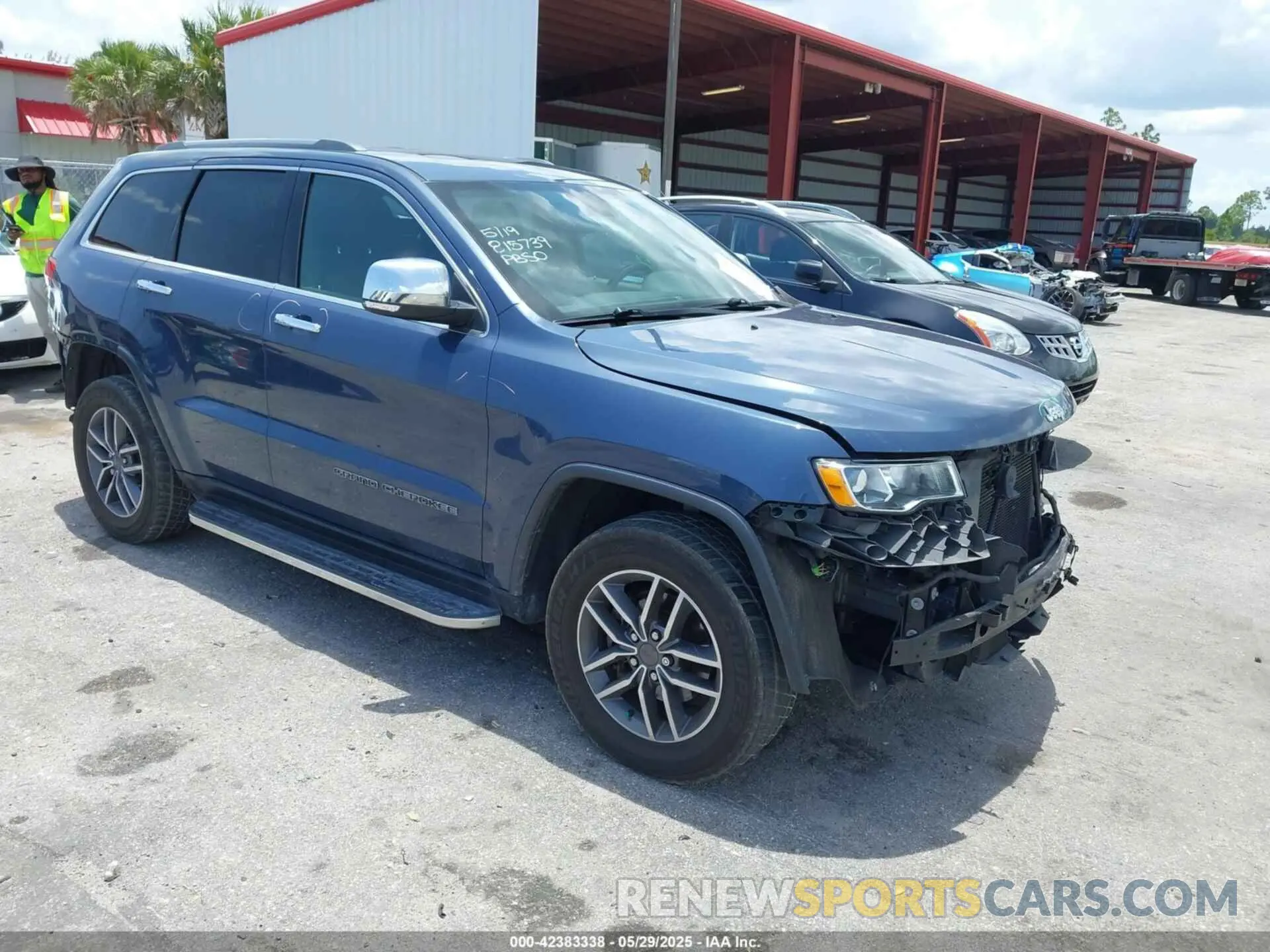 1 Photograph of a damaged car 1C4RJFBG4KC815739 JEEP GRAND CHEROKEE 2019