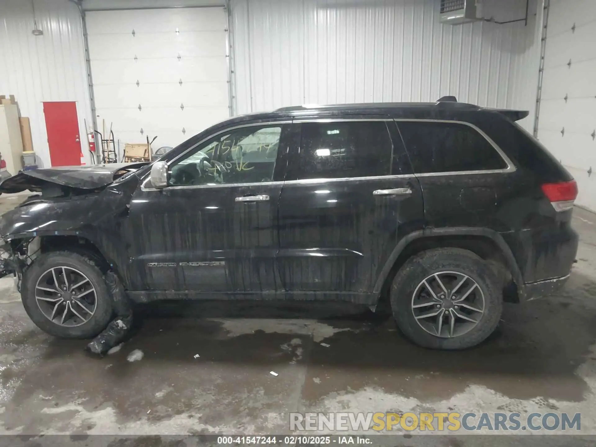 14 Photograph of a damaged car 1C4RJFBG4KC840222 JEEP GRAND CHEROKEE 2019