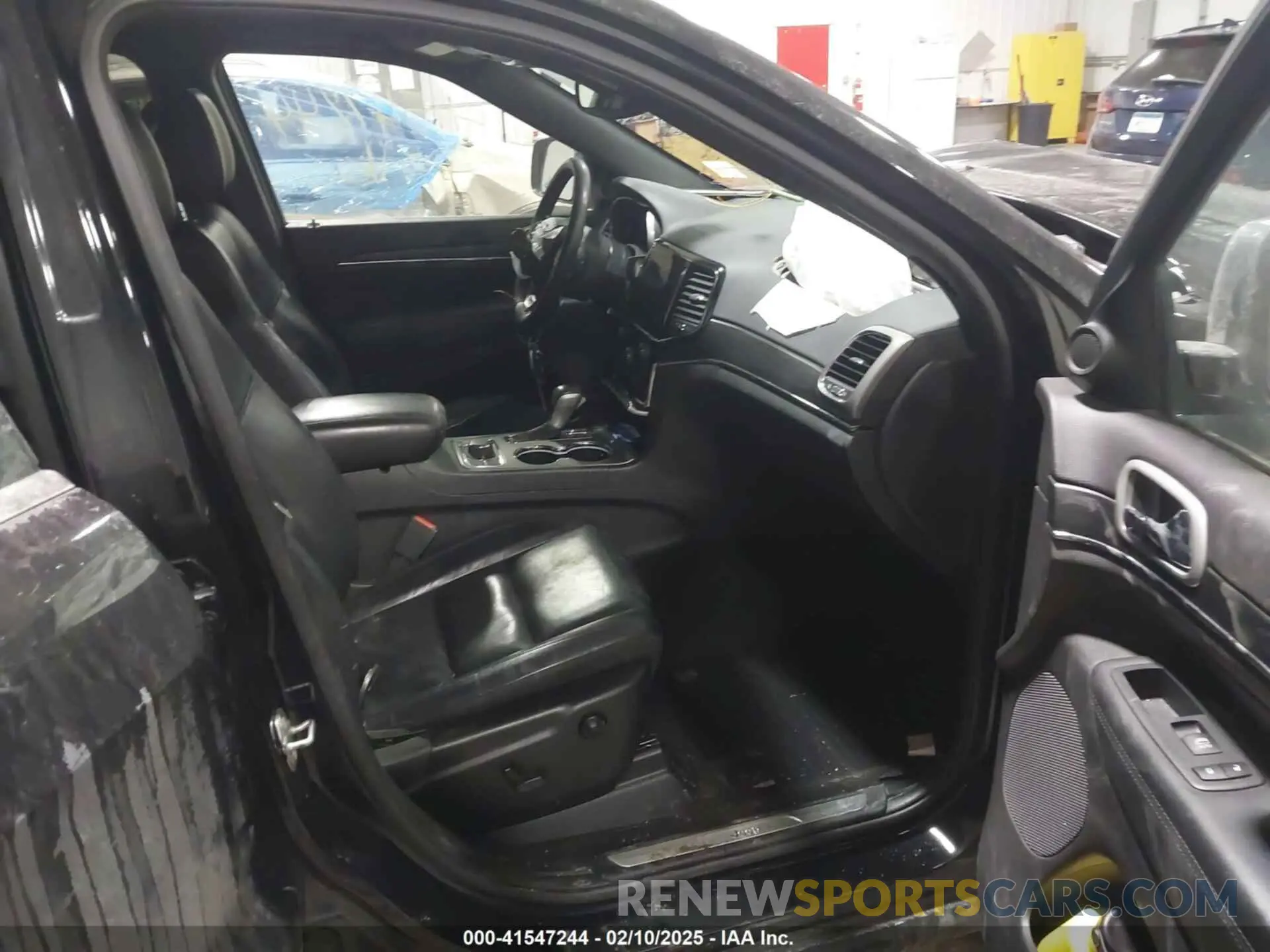5 Photograph of a damaged car 1C4RJFBG4KC840222 JEEP GRAND CHEROKEE 2019
