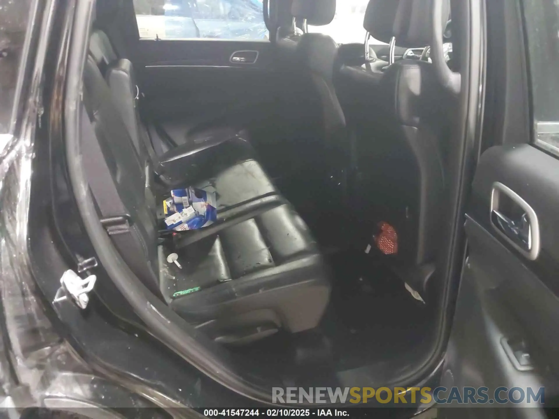 8 Photograph of a damaged car 1C4RJFBG4KC840222 JEEP GRAND CHEROKEE 2019