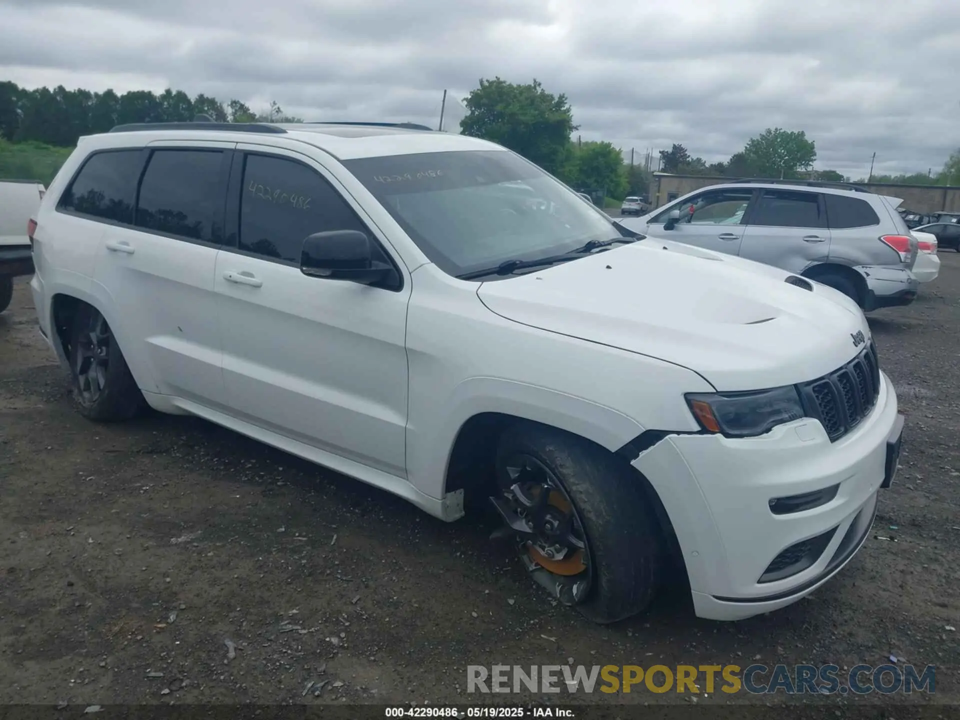 1 Photograph of a damaged car 1C4RJFBG5KC539670 JEEP GRAND CHEROKEE 2019