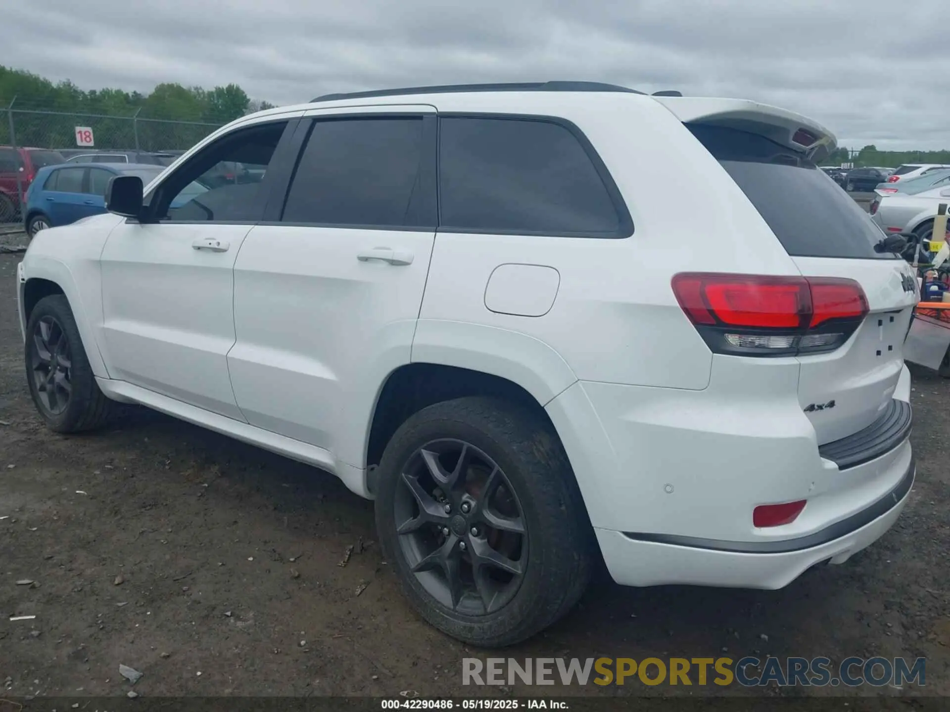 3 Photograph of a damaged car 1C4RJFBG5KC539670 JEEP GRAND CHEROKEE 2019