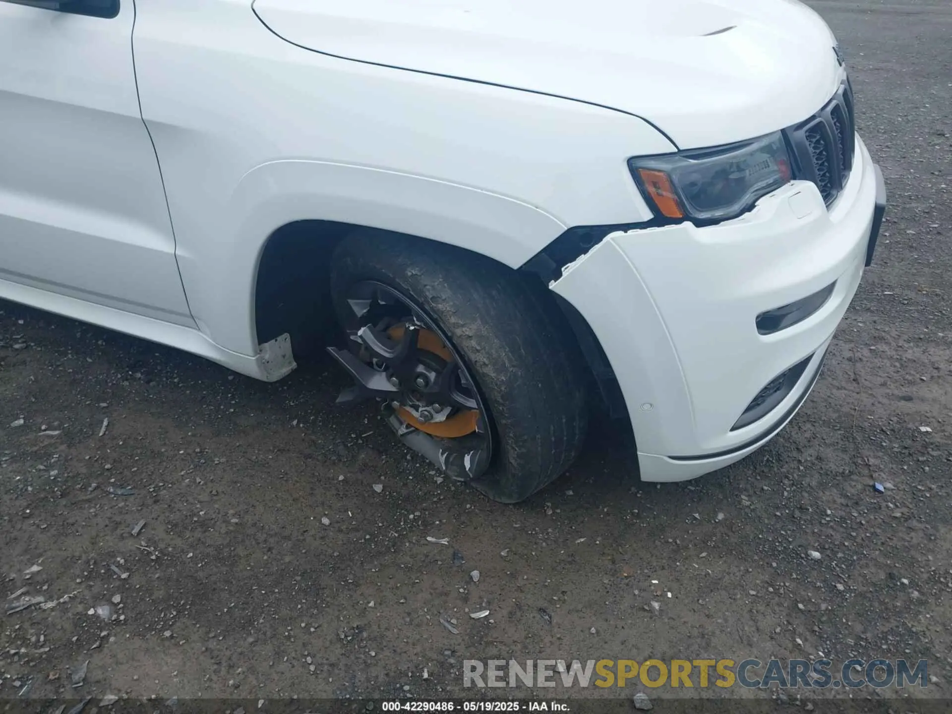 6 Photograph of a damaged car 1C4RJFBG5KC539670 JEEP GRAND CHEROKEE 2019