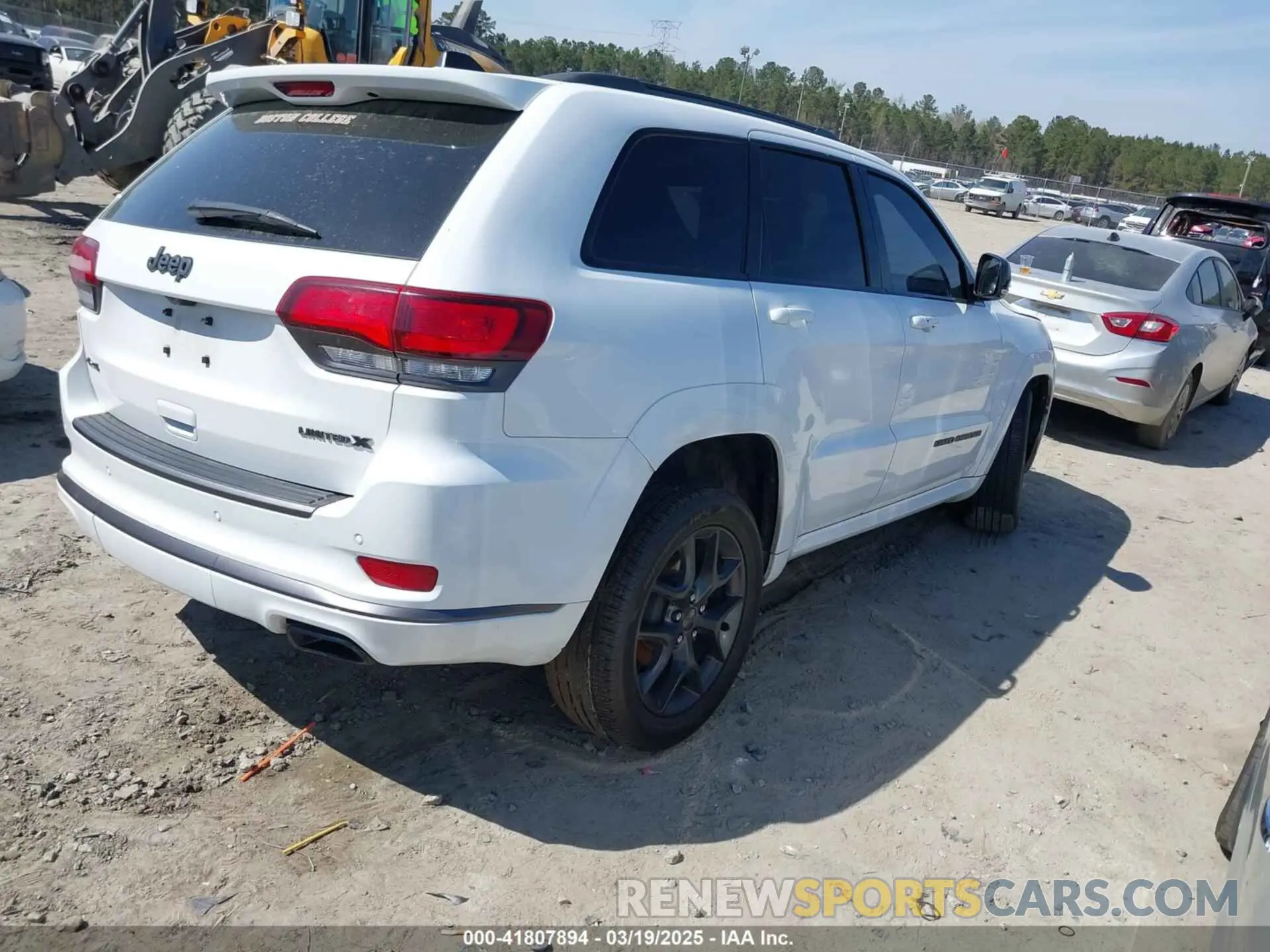 4 Photograph of a damaged car 1C4RJFBG5KC628106 JEEP GRAND CHEROKEE 2019