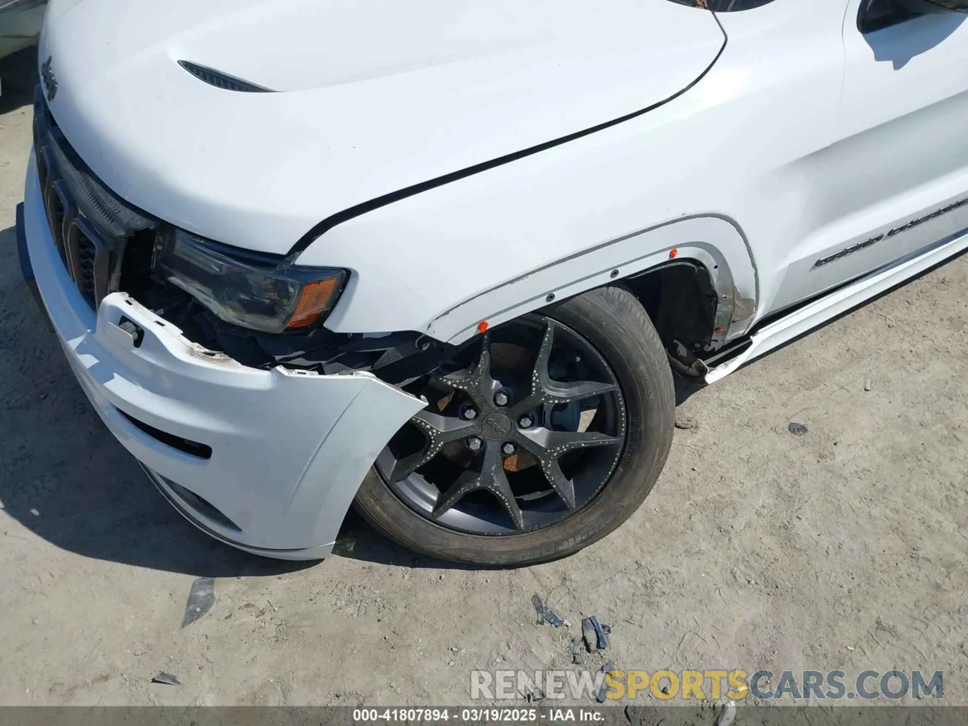 6 Photograph of a damaged car 1C4RJFBG5KC628106 JEEP GRAND CHEROKEE 2019