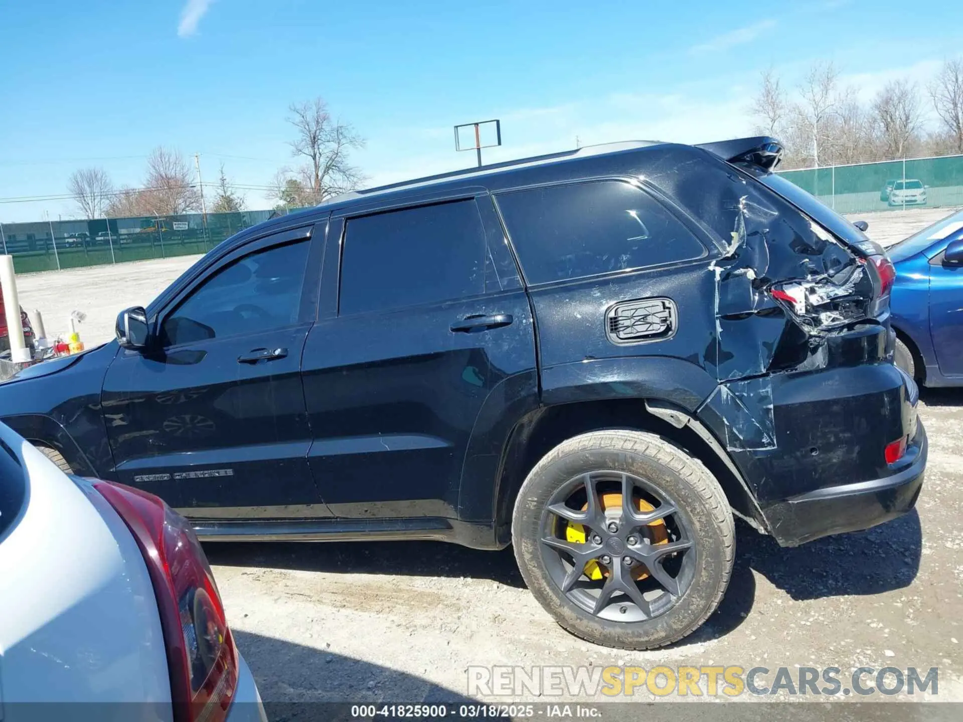 14 Photograph of a damaged car 1C4RJFBG5KC635749 JEEP GRAND CHEROKEE 2019
