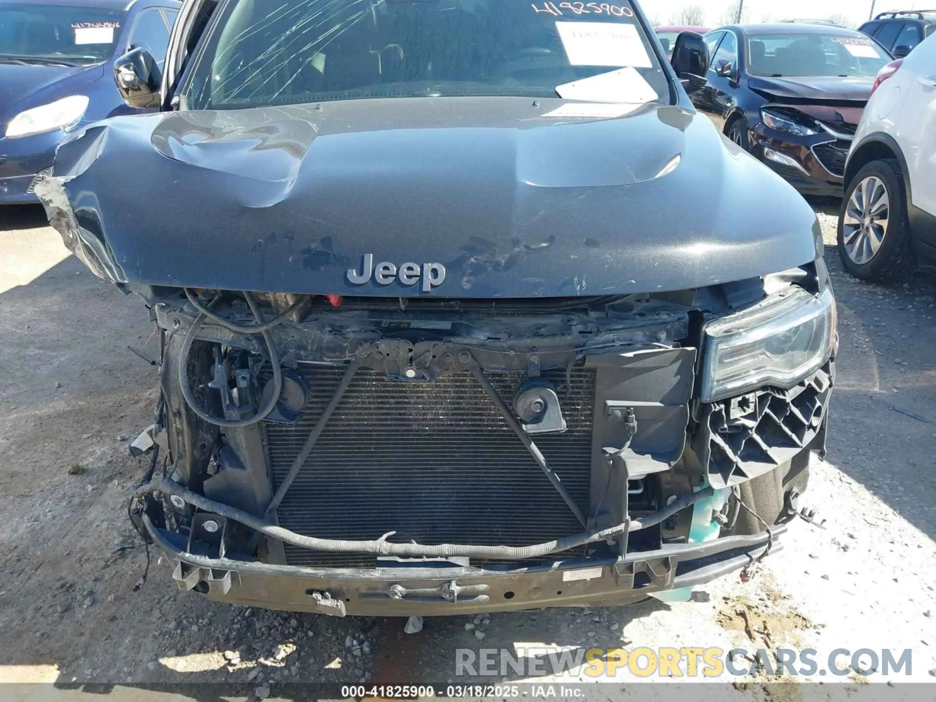 18 Photograph of a damaged car 1C4RJFBG5KC635749 JEEP GRAND CHEROKEE 2019