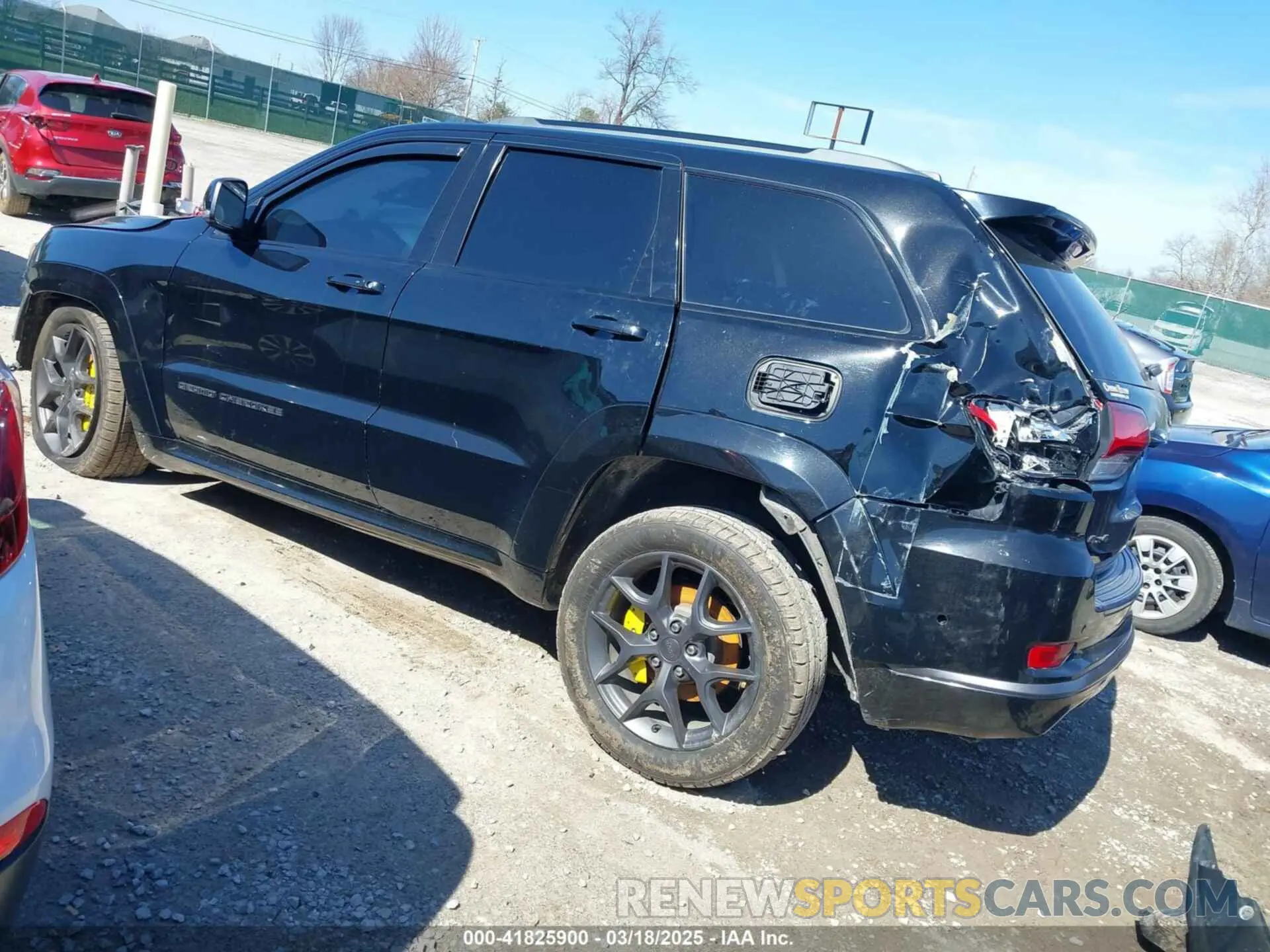 3 Photograph of a damaged car 1C4RJFBG5KC635749 JEEP GRAND CHEROKEE 2019