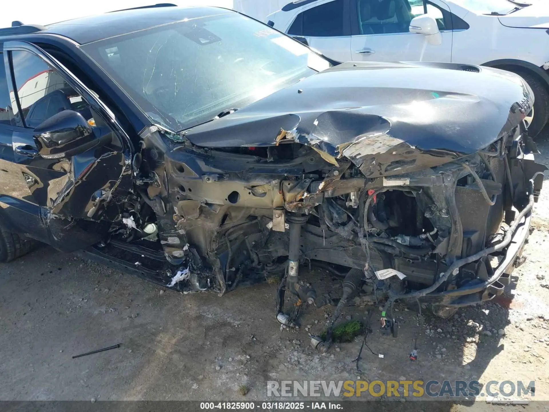 6 Photograph of a damaged car 1C4RJFBG5KC635749 JEEP GRAND CHEROKEE 2019