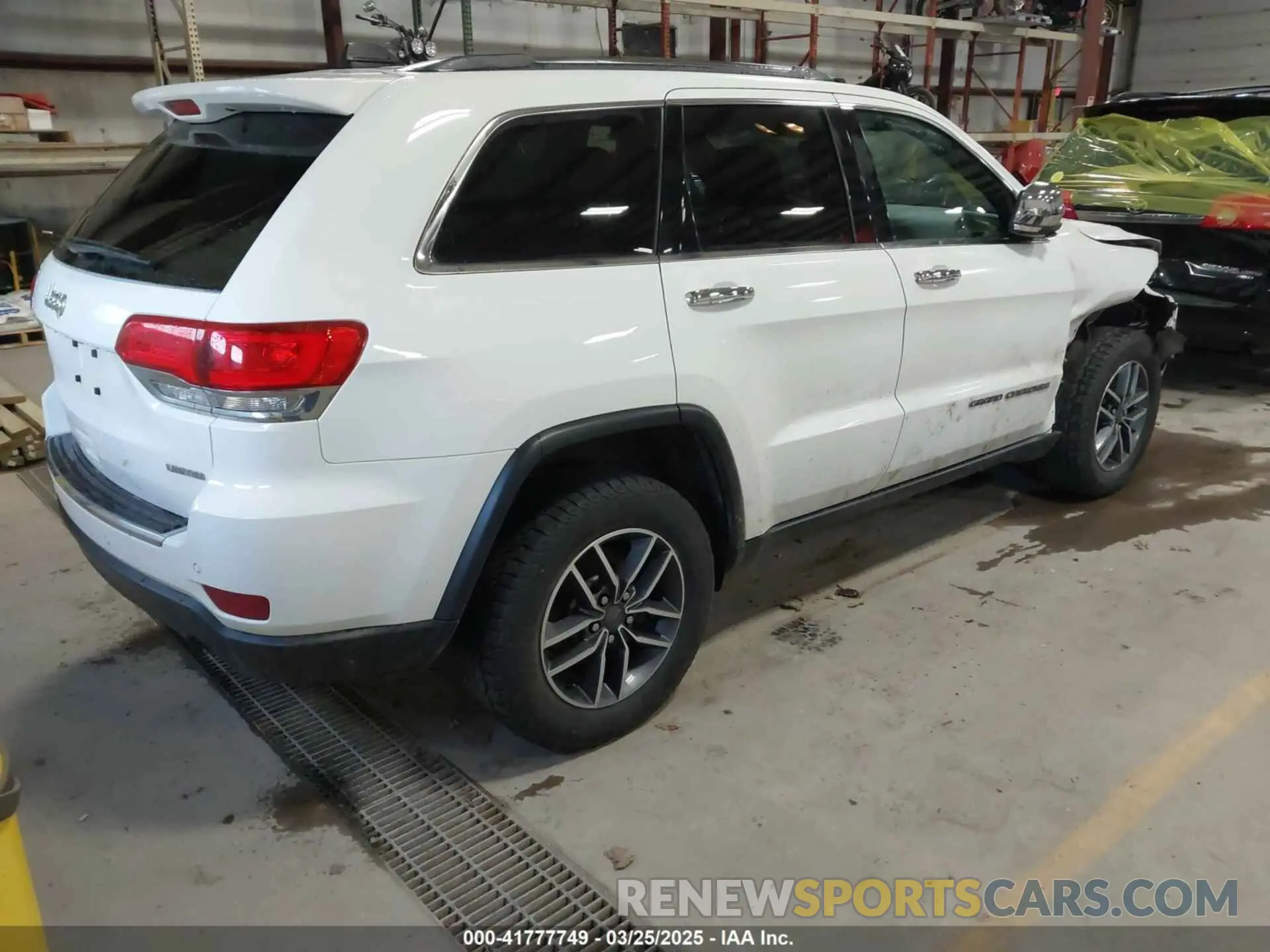 4 Photograph of a damaged car 1C4RJFBG5KC636030 JEEP GRAND CHEROKEE 2019