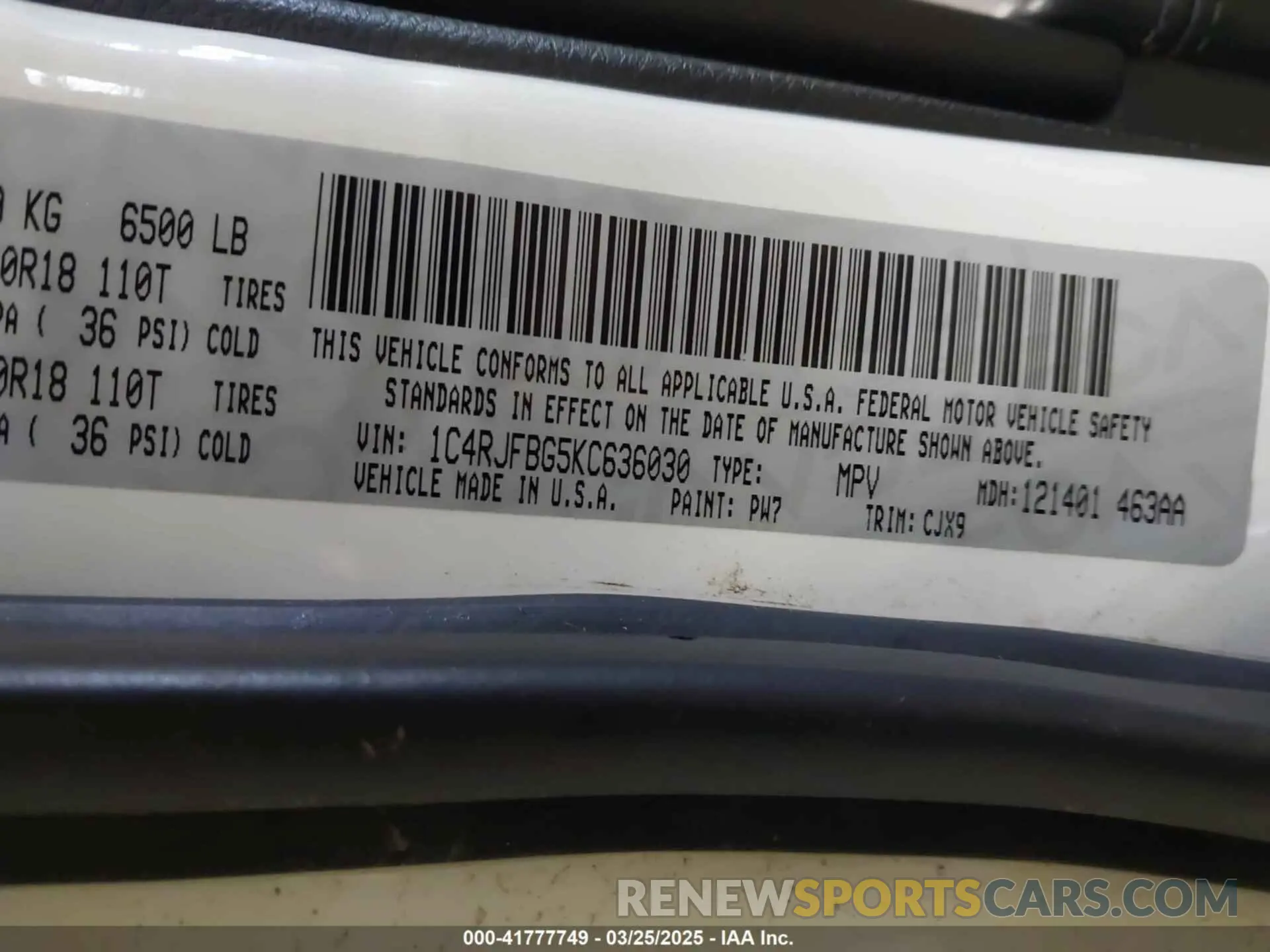 9 Photograph of a damaged car 1C4RJFBG5KC636030 JEEP GRAND CHEROKEE 2019