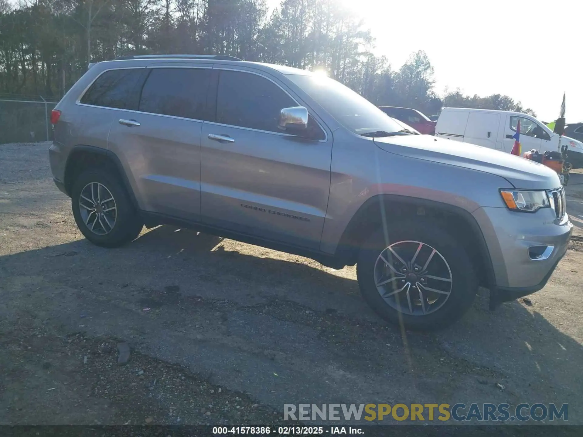 1 Photograph of a damaged car 1C4RJFBG5KC653667 JEEP GRAND CHEROKEE 2019