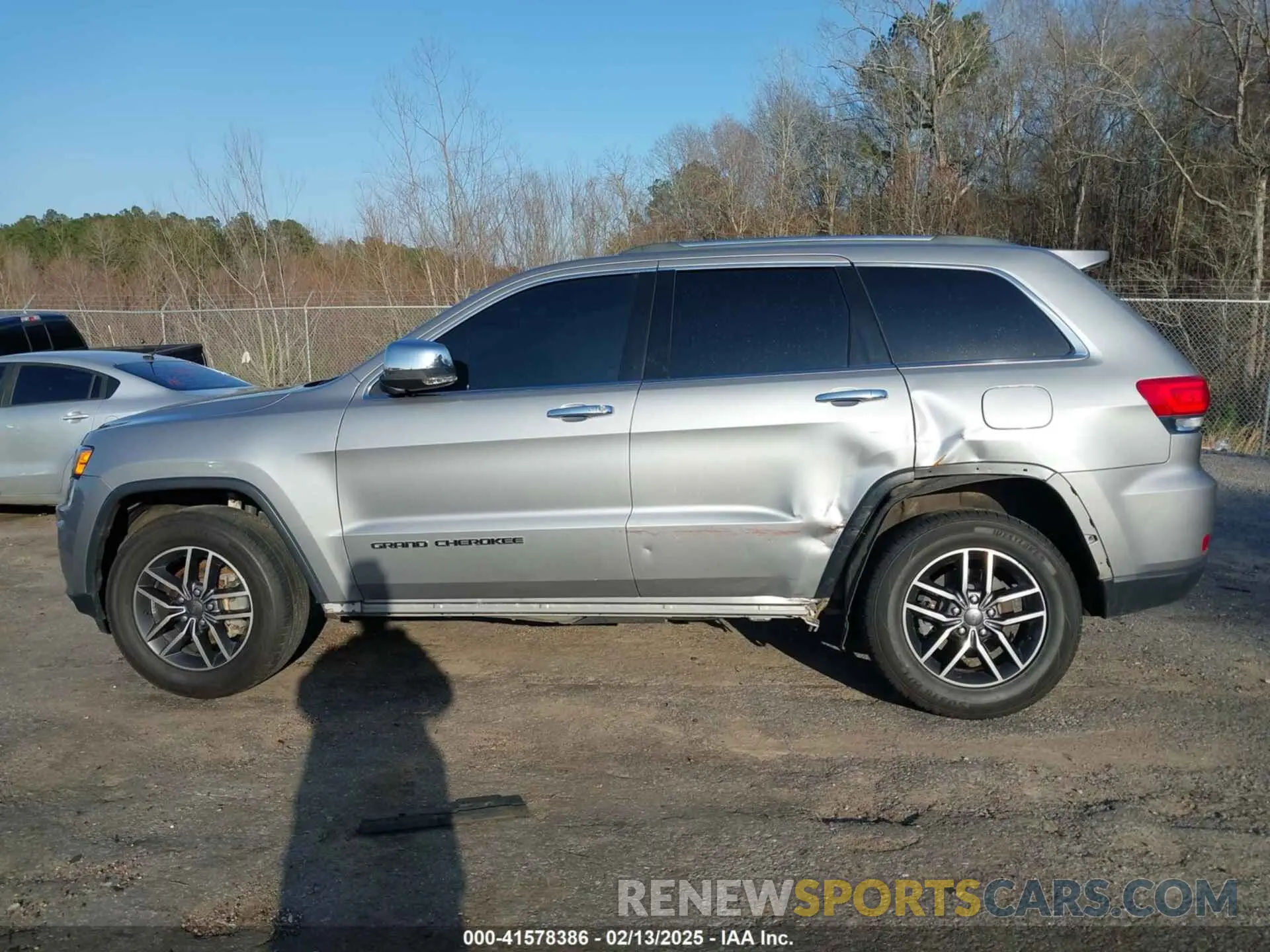 14 Photograph of a damaged car 1C4RJFBG5KC653667 JEEP GRAND CHEROKEE 2019