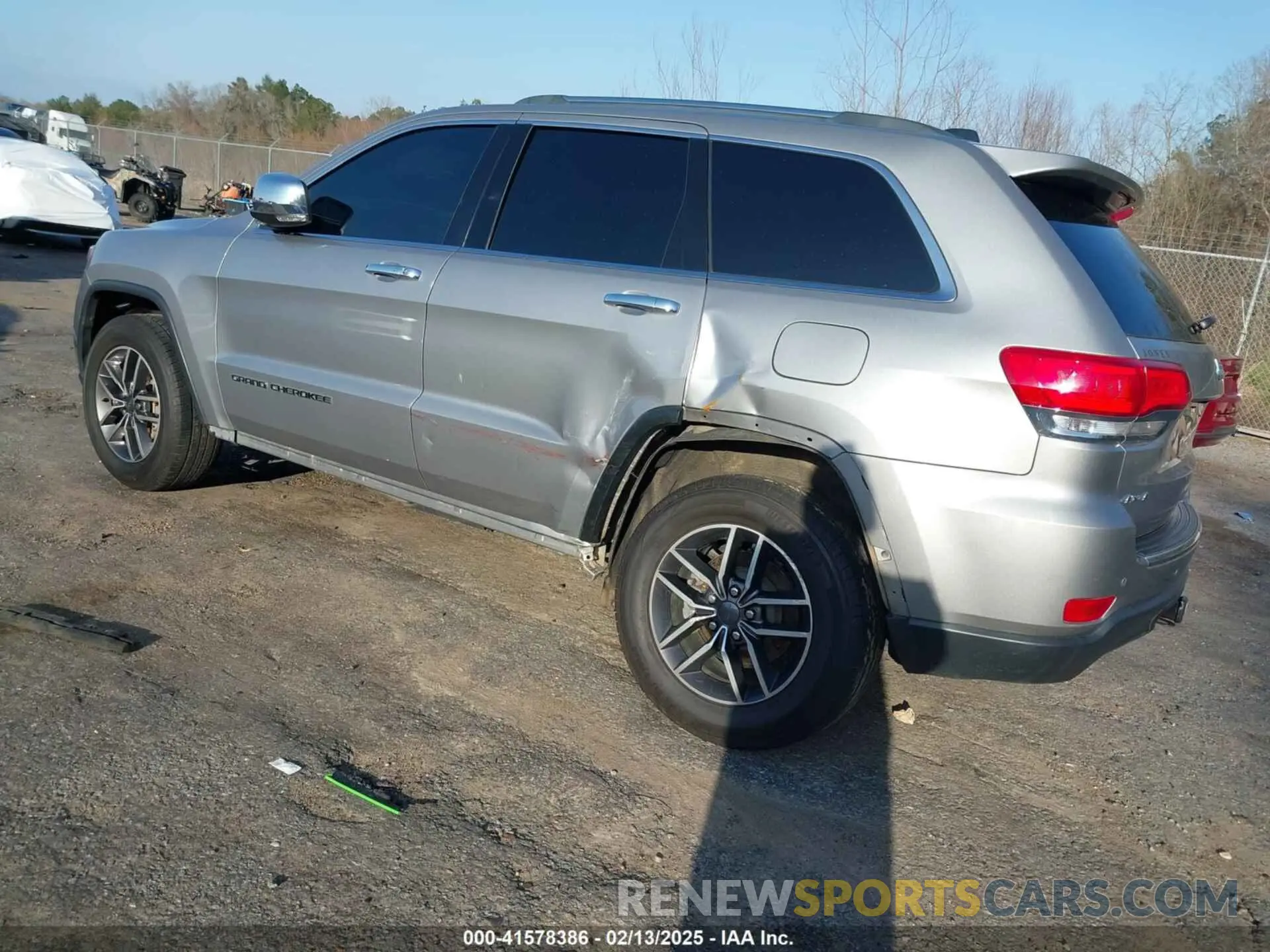 3 Photograph of a damaged car 1C4RJFBG5KC653667 JEEP GRAND CHEROKEE 2019