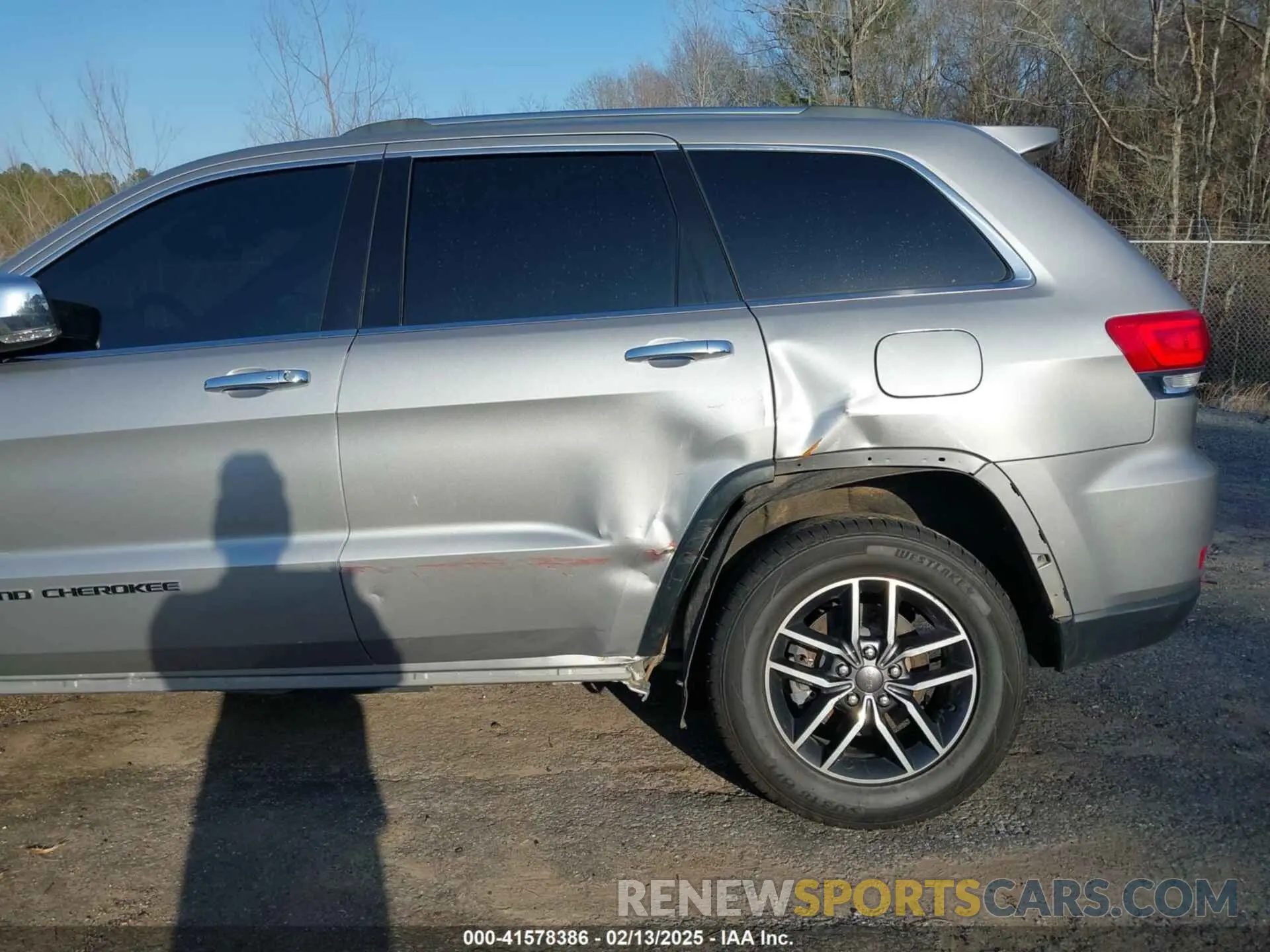 6 Photograph of a damaged car 1C4RJFBG5KC653667 JEEP GRAND CHEROKEE 2019