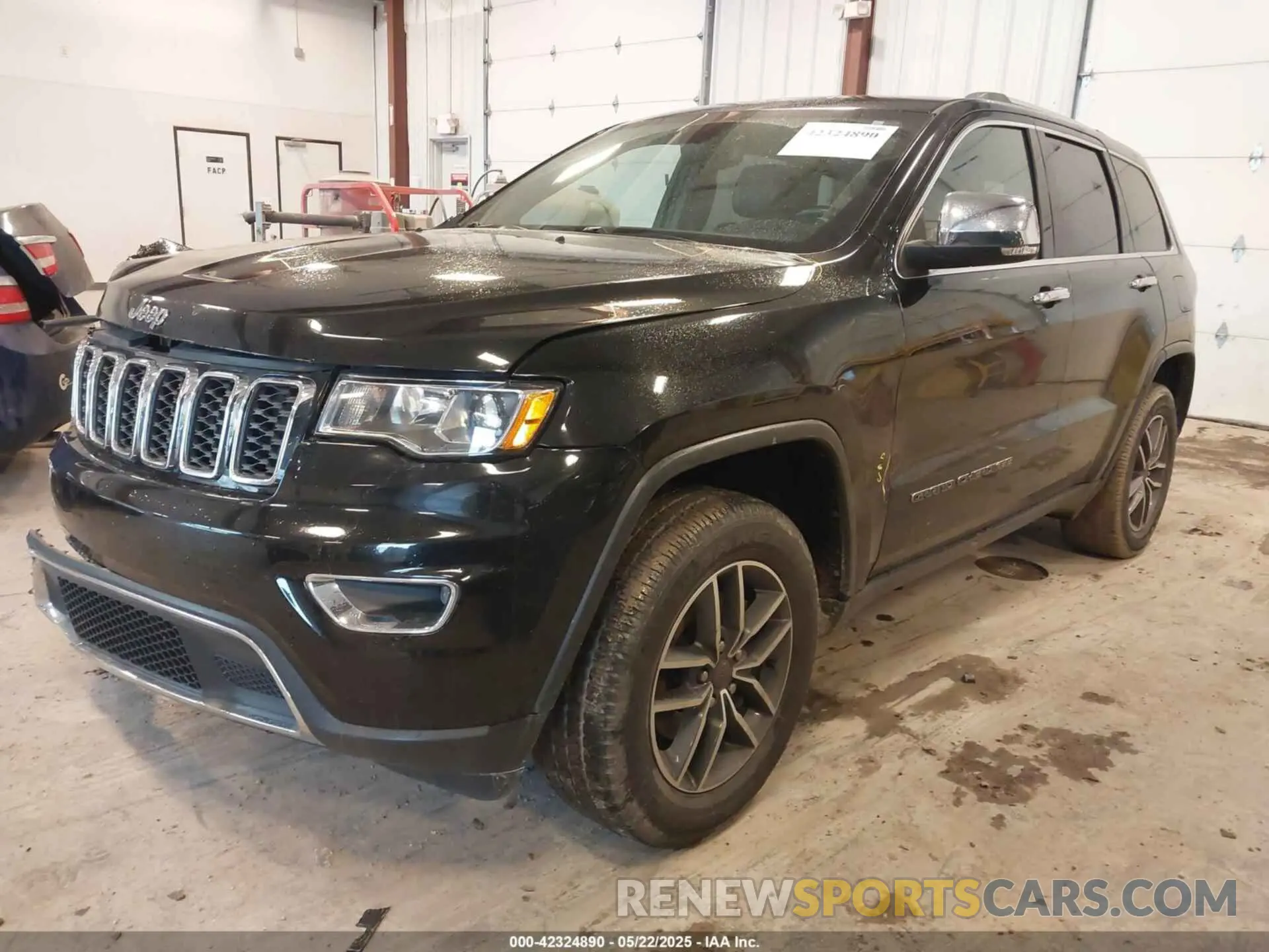 2 Photograph of a damaged car 1C4RJFBG5KC759942 JEEP GRAND CHEROKEE 2019