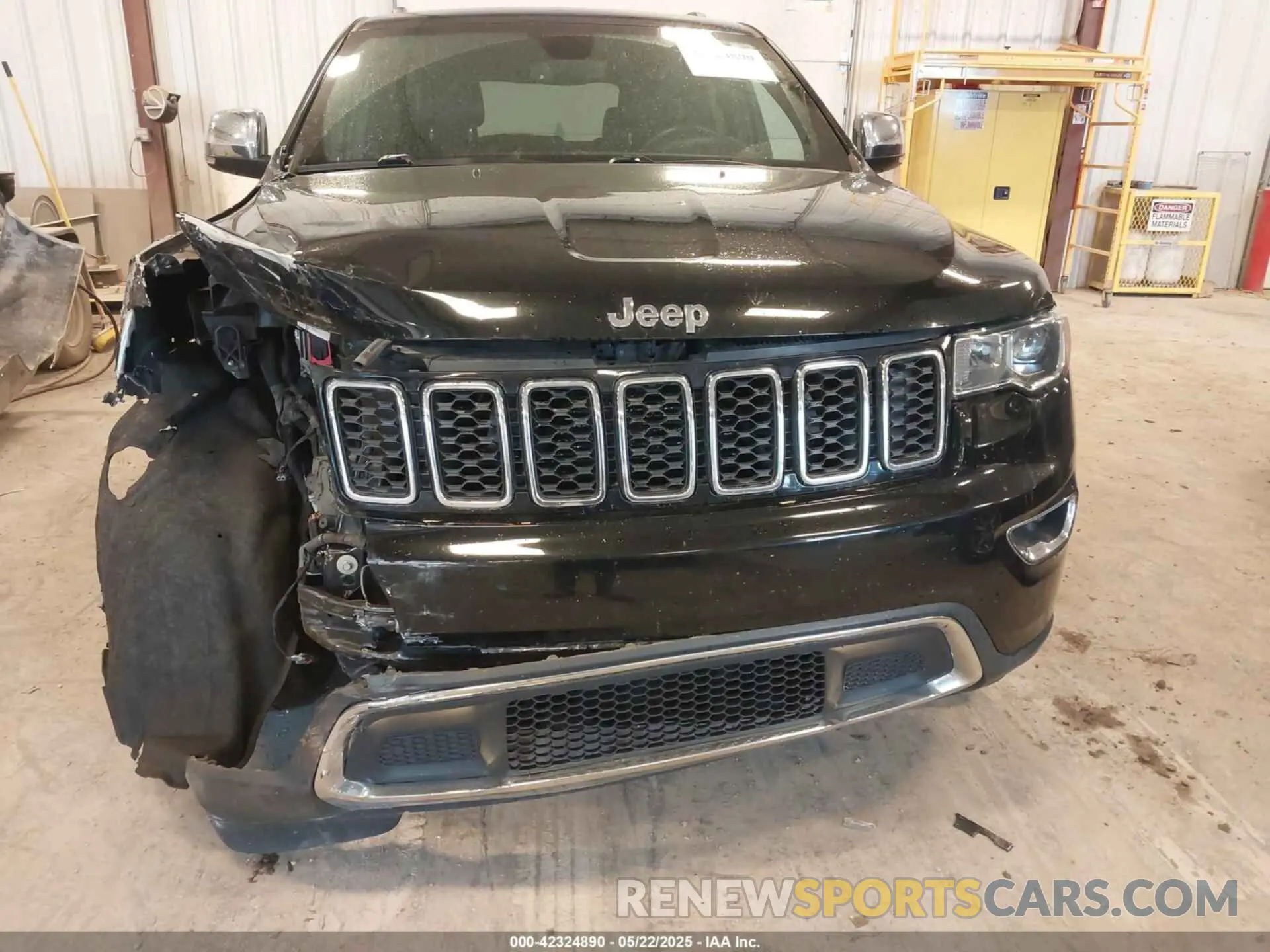 6 Photograph of a damaged car 1C4RJFBG5KC759942 JEEP GRAND CHEROKEE 2019