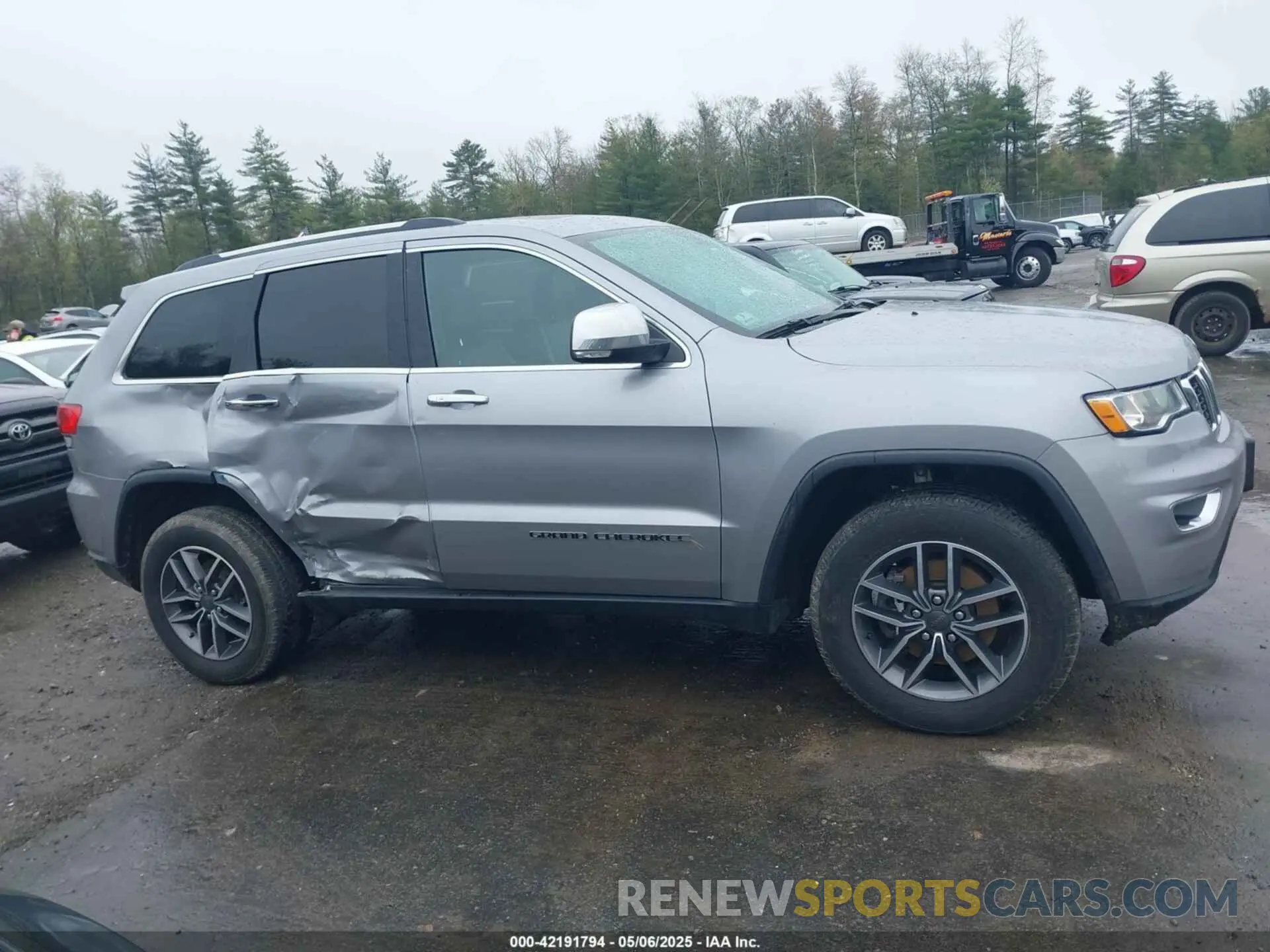 13 Photograph of a damaged car 1C4RJFBG5KC804474 JEEP GRAND CHEROKEE 2019