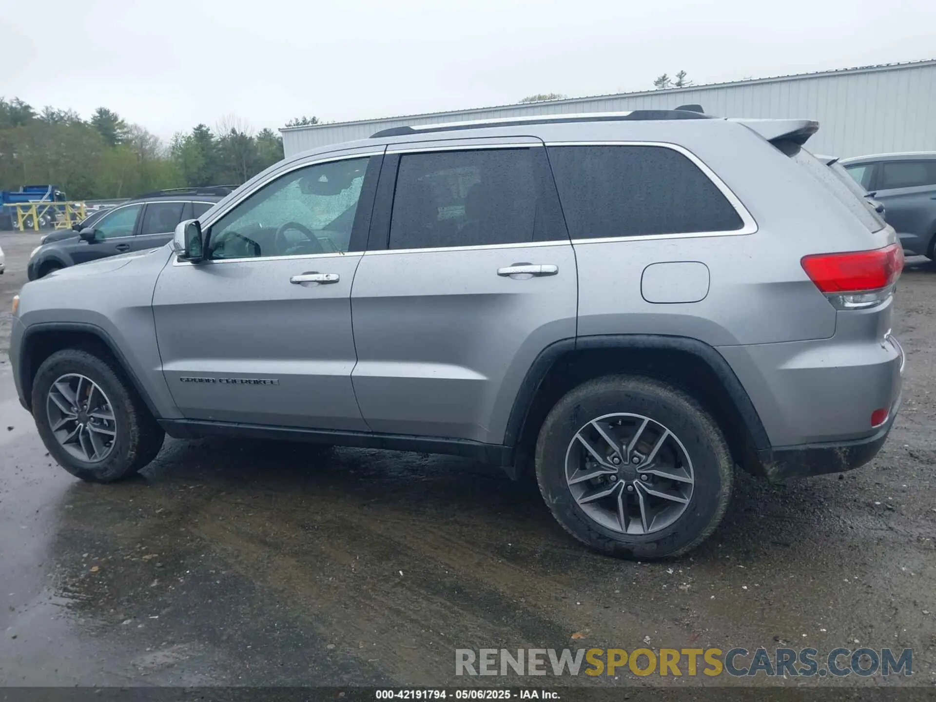 14 Photograph of a damaged car 1C4RJFBG5KC804474 JEEP GRAND CHEROKEE 2019