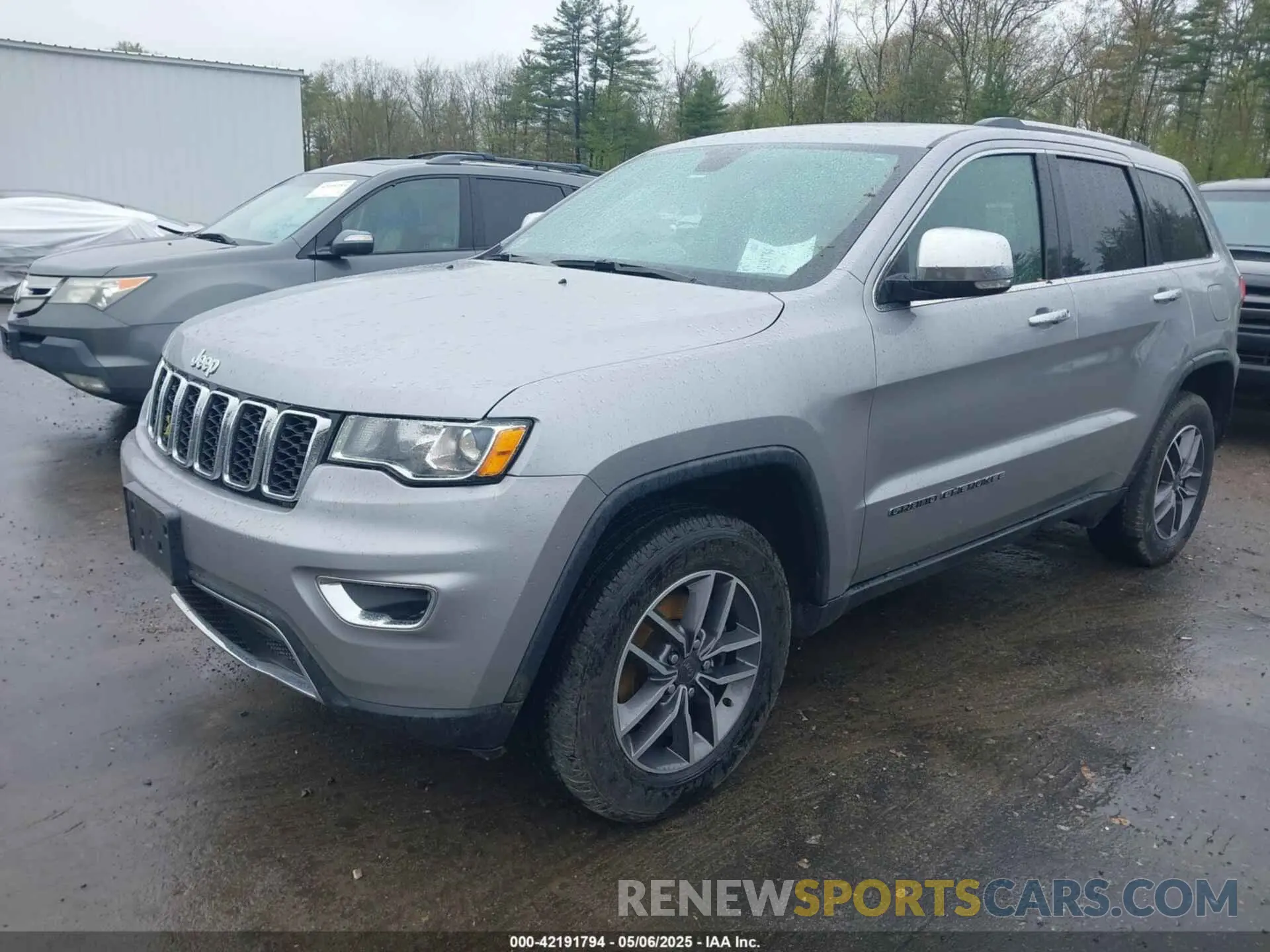 2 Photograph of a damaged car 1C4RJFBG5KC804474 JEEP GRAND CHEROKEE 2019