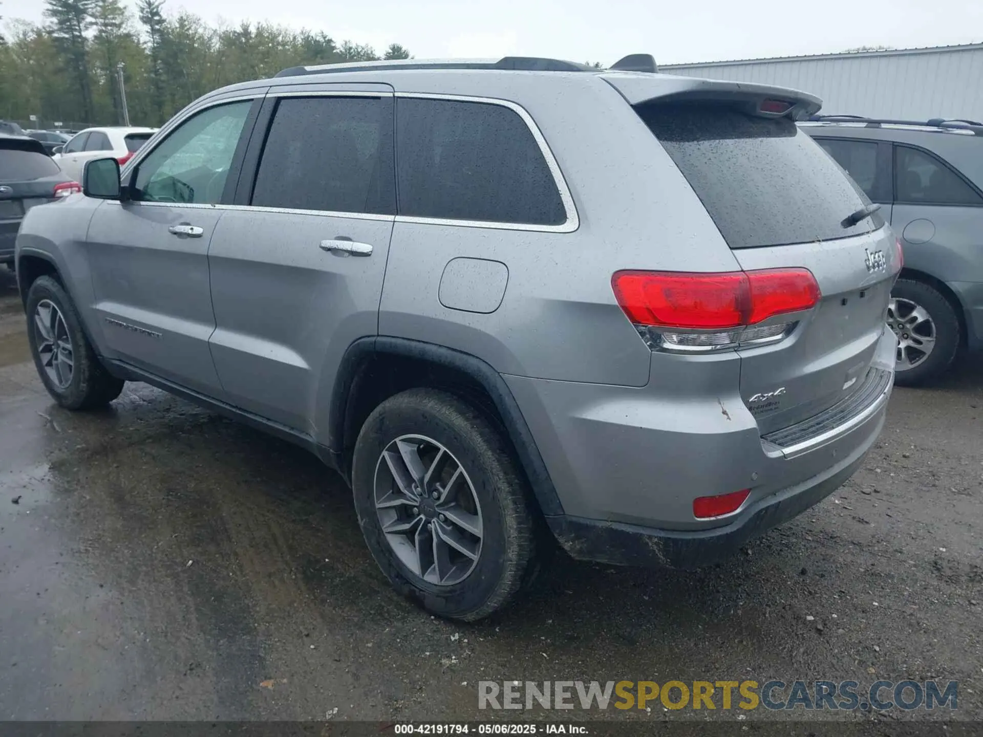 3 Photograph of a damaged car 1C4RJFBG5KC804474 JEEP GRAND CHEROKEE 2019