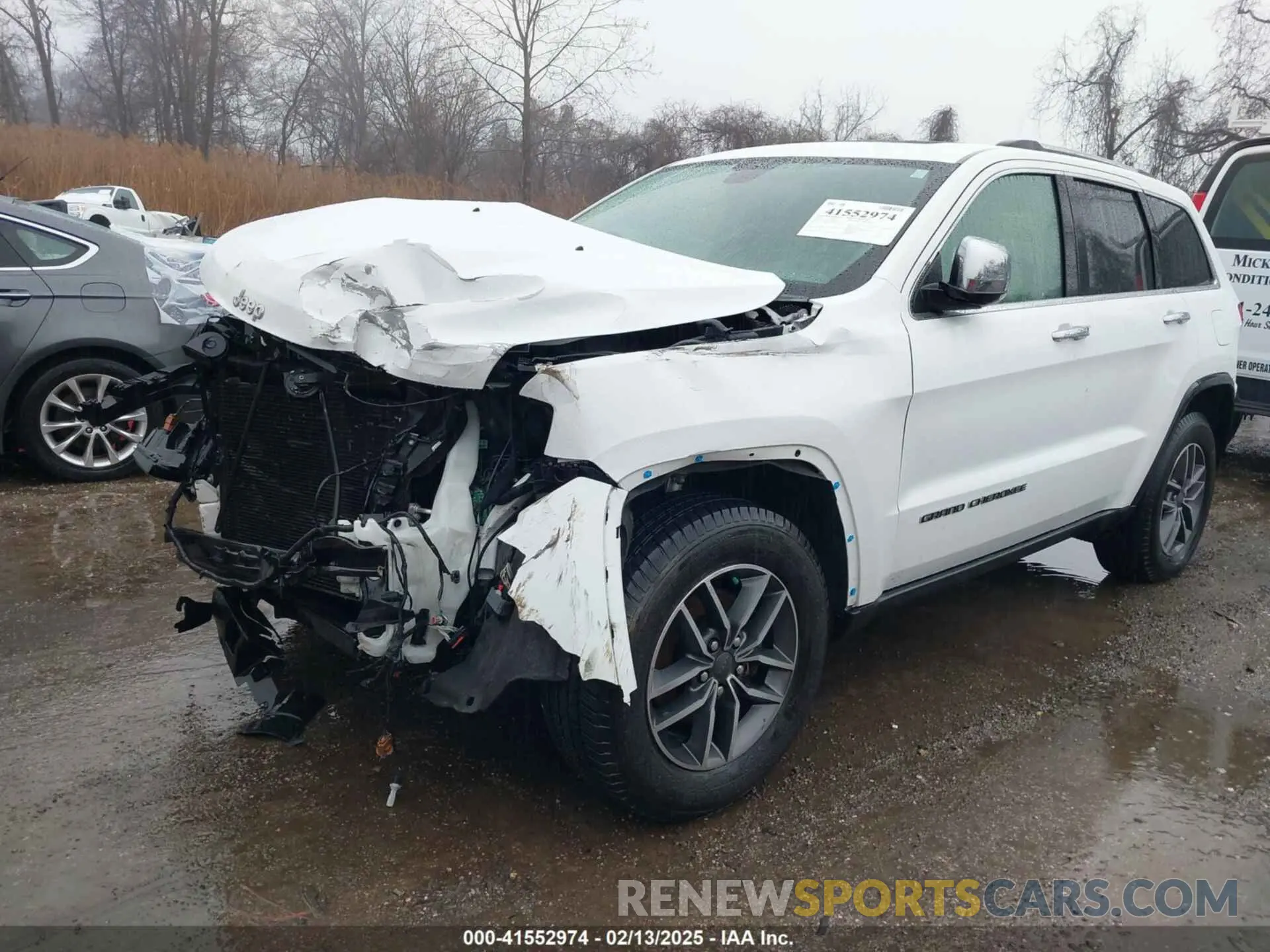 18 Photograph of a damaged car 1C4RJFBG6KC540469 JEEP GRAND CHEROKEE 2019