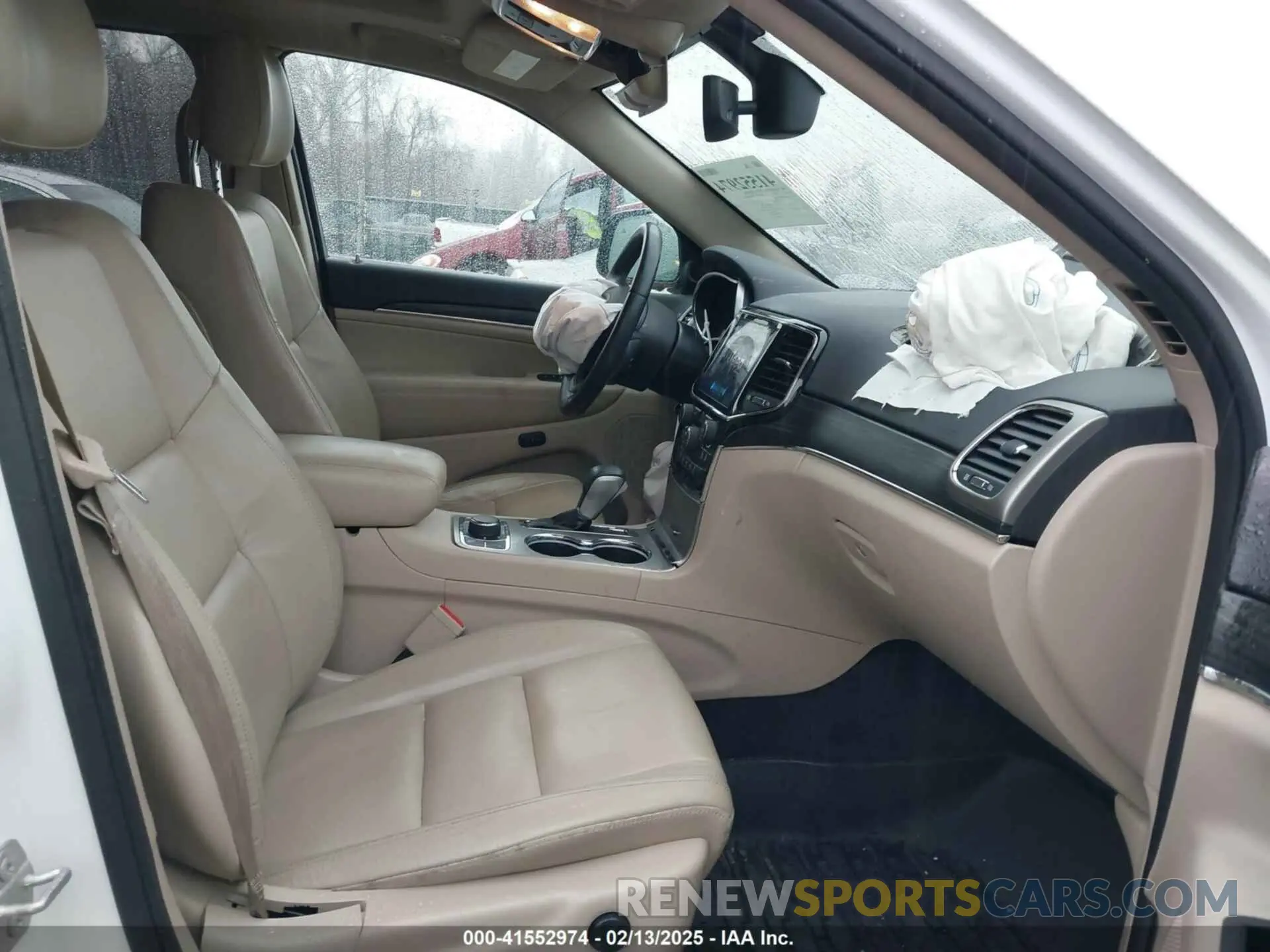 5 Photograph of a damaged car 1C4RJFBG6KC540469 JEEP GRAND CHEROKEE 2019