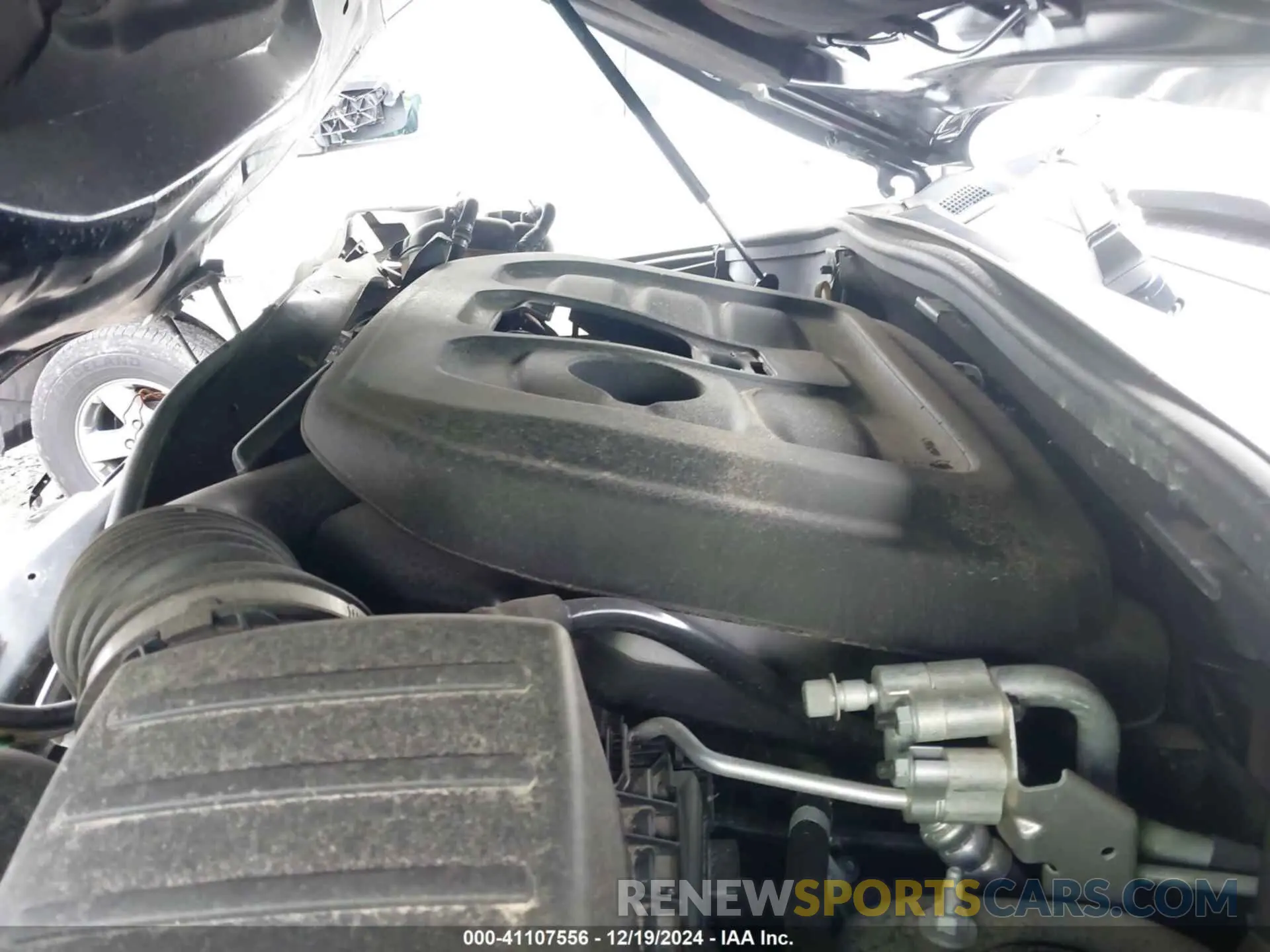 10 Photograph of a damaged car 1C4RJFBG6KC595407 JEEP GRAND CHEROKEE 2019