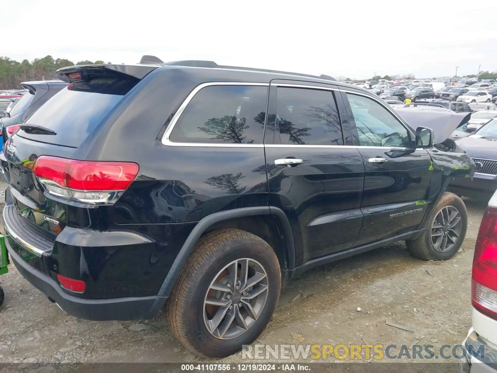 12 Photograph of a damaged car 1C4RJFBG6KC595407 JEEP GRAND CHEROKEE 2019