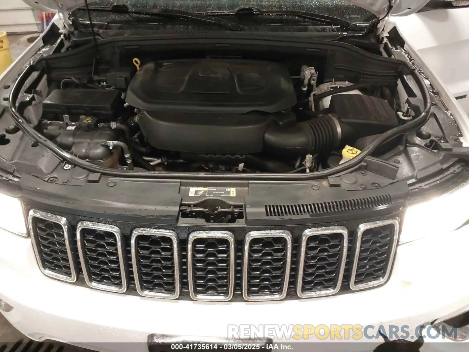 10 Photograph of a damaged car 1C4RJFBG6KC671269 JEEP GRAND CHEROKEE 2019
