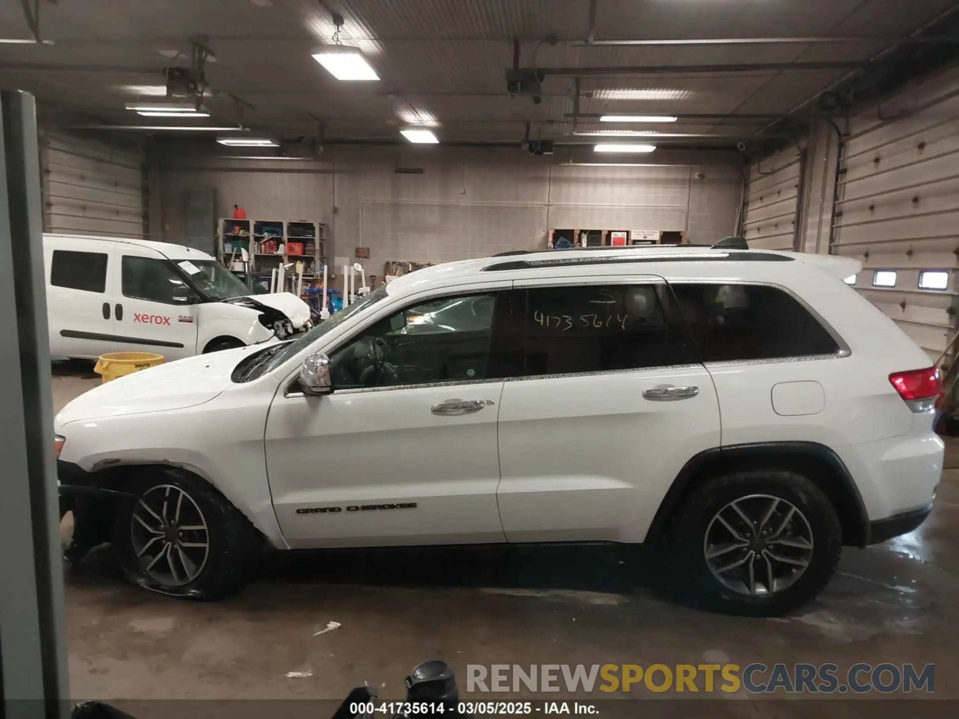 14 Photograph of a damaged car 1C4RJFBG6KC671269 JEEP GRAND CHEROKEE 2019