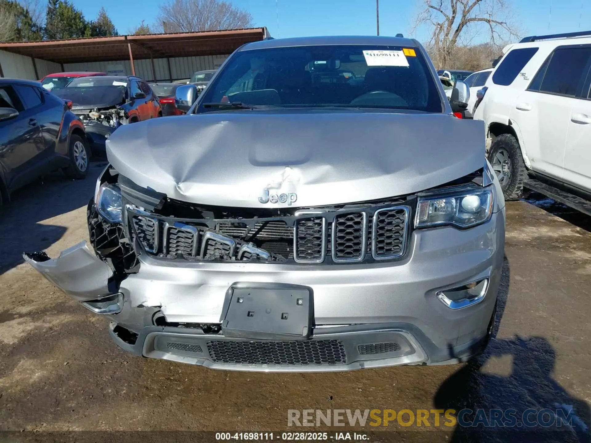 12 Photograph of a damaged car 1C4RJFBG6KC723841 JEEP GRAND CHEROKEE 2019