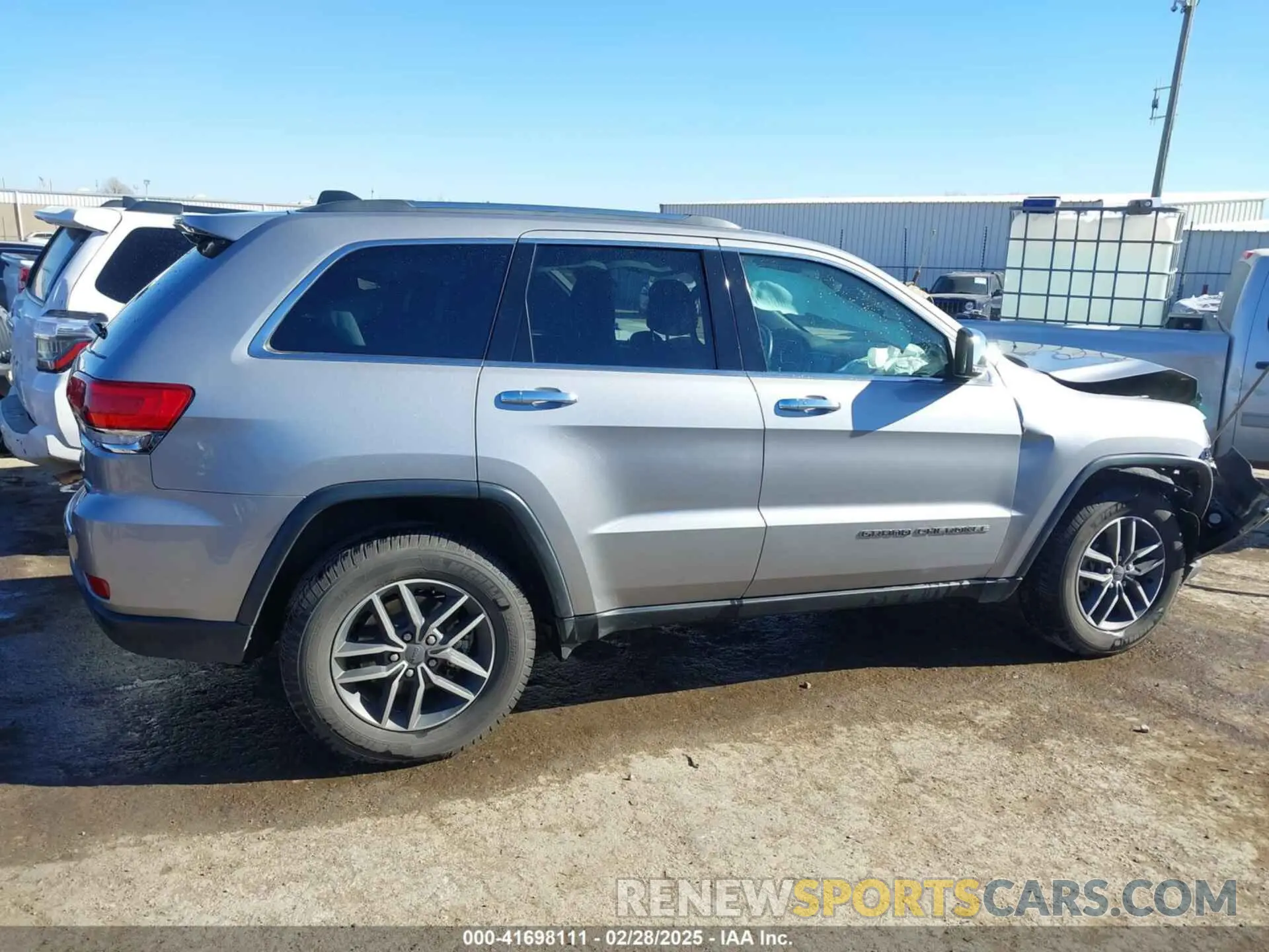 13 Photograph of a damaged car 1C4RJFBG6KC723841 JEEP GRAND CHEROKEE 2019