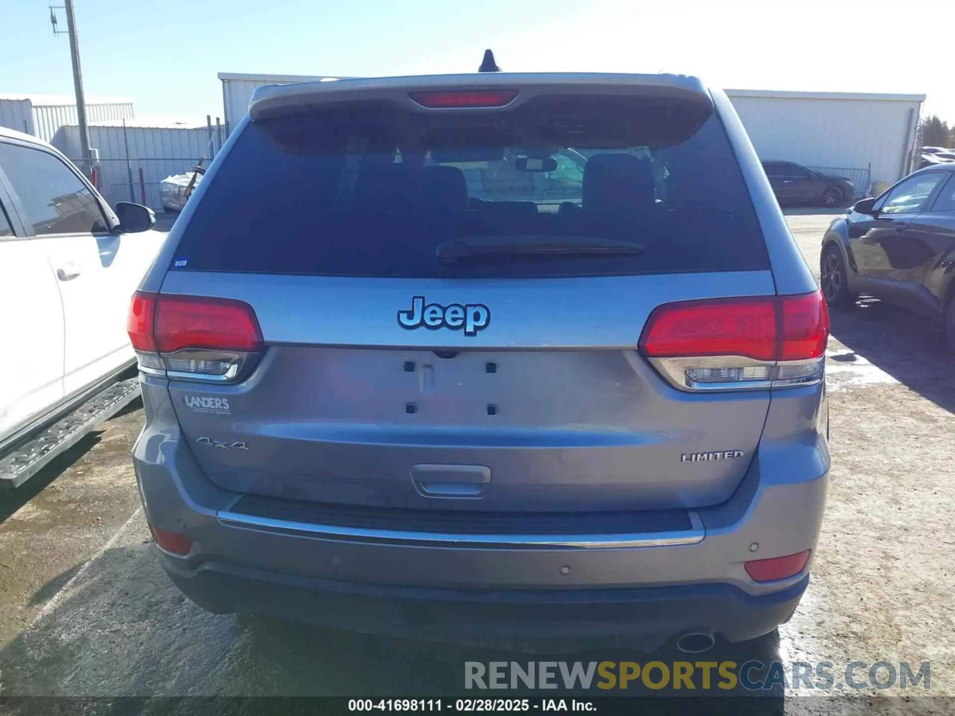 16 Photograph of a damaged car 1C4RJFBG6KC723841 JEEP GRAND CHEROKEE 2019