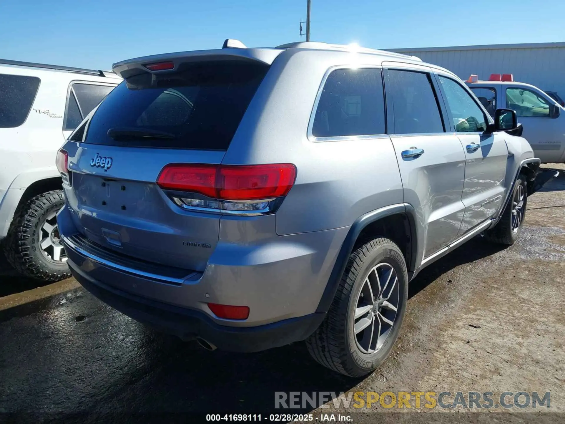 4 Photograph of a damaged car 1C4RJFBG6KC723841 JEEP GRAND CHEROKEE 2019