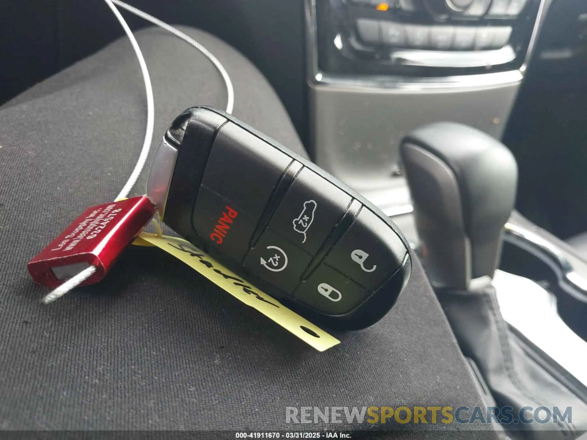 11 Photograph of a damaged car 1C4RJFBG6KC808162 JEEP GRAND CHEROKEE 2019