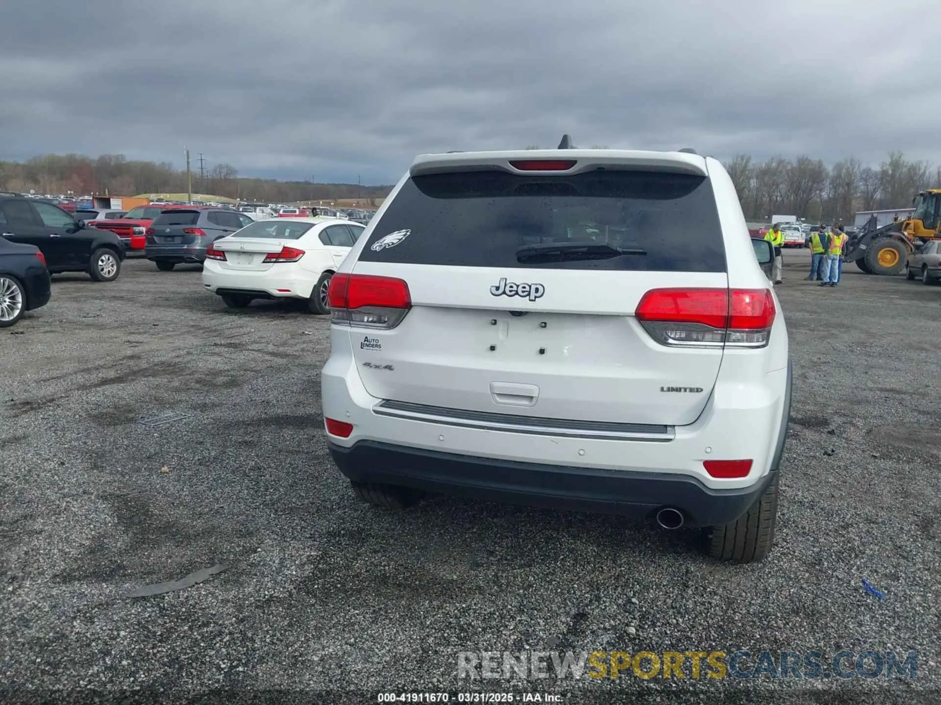 17 Photograph of a damaged car 1C4RJFBG6KC808162 JEEP GRAND CHEROKEE 2019