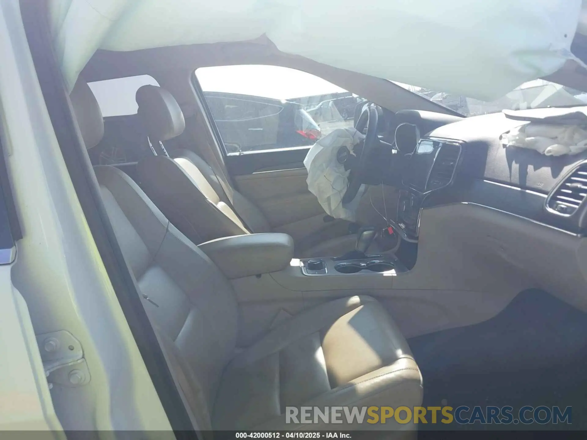 5 Photograph of a damaged car 1C4RJFBG7KC579264 JEEP GRAND CHEROKEE 2019