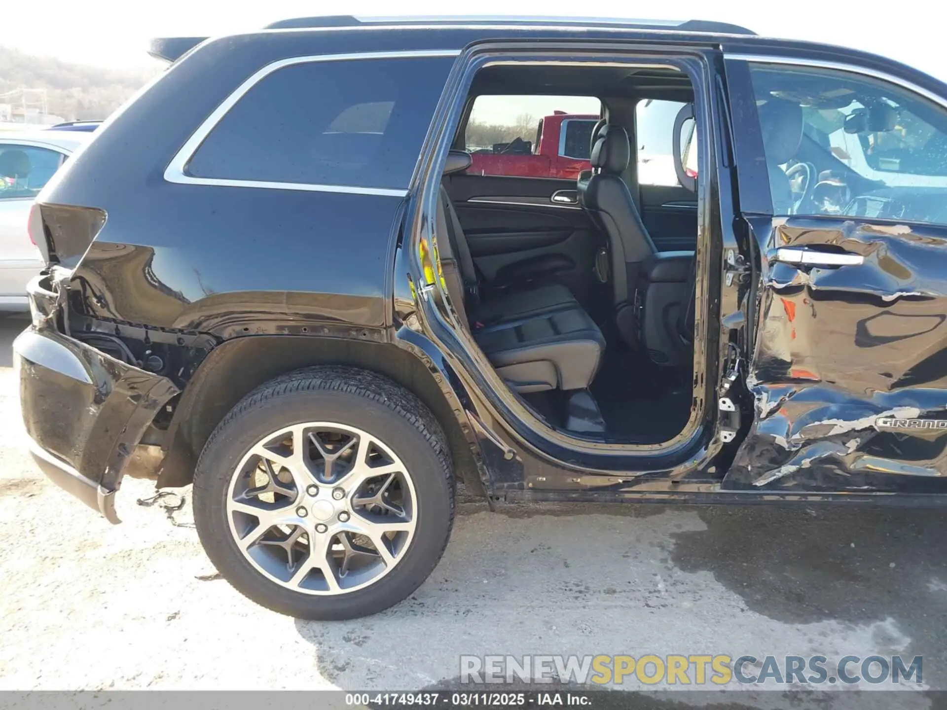 20 Photograph of a damaged car 1C4RJFBG7KC640158 JEEP GRAND CHEROKEE 2019