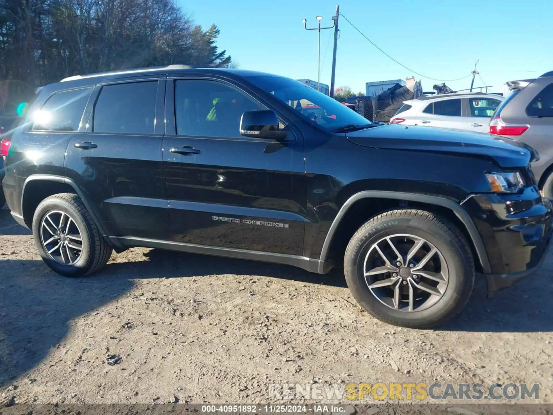 13 Photograph of a damaged car 1C4RJFBG7KC674990 JEEP GRAND CHEROKEE 2019