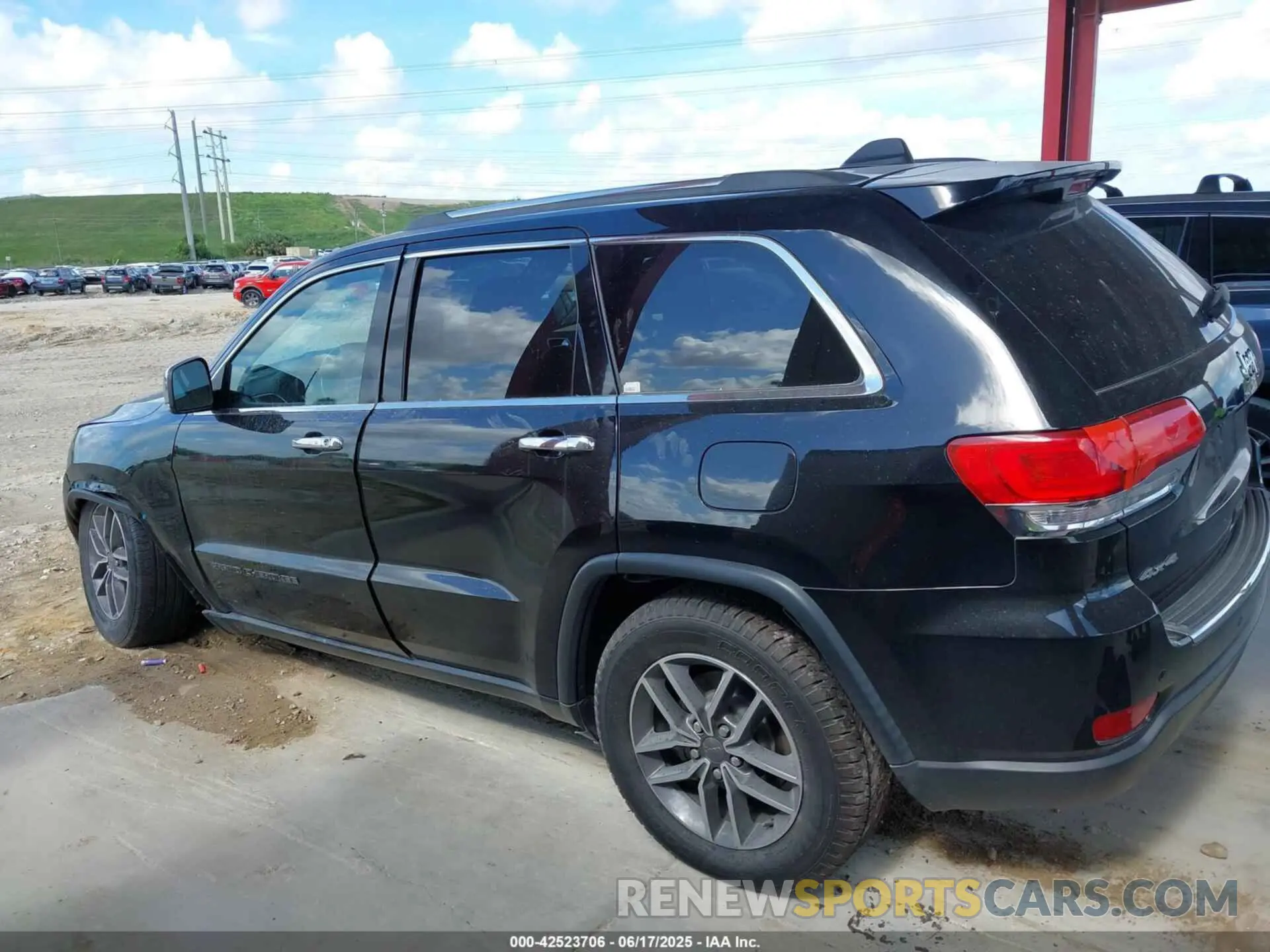 14 Photograph of a damaged car 1C4RJFBG7KC711908 JEEP GRAND CHEROKEE 2019