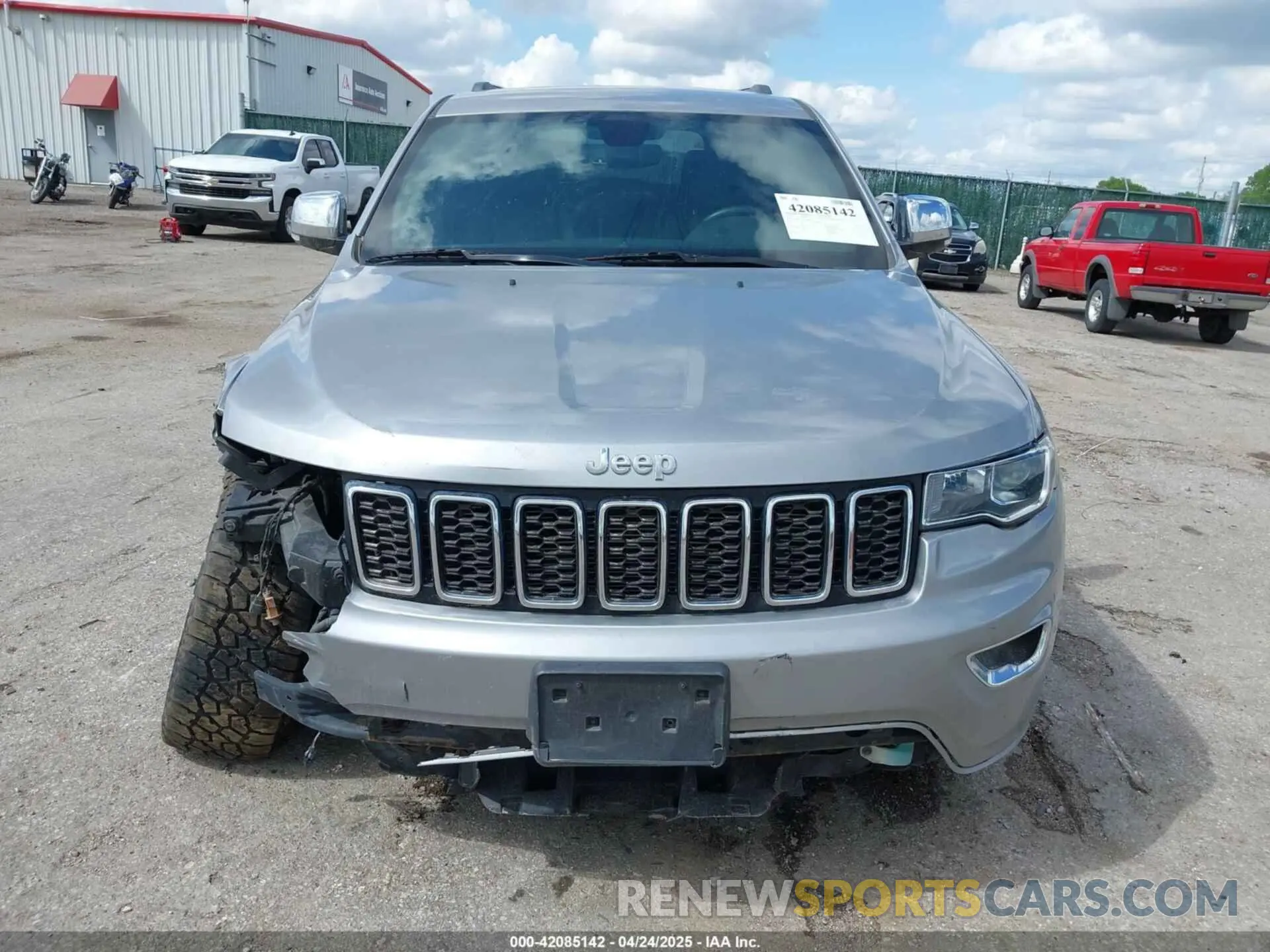 12 Photograph of a damaged car 1C4RJFBG7KC734850 JEEP GRAND CHEROKEE 2019