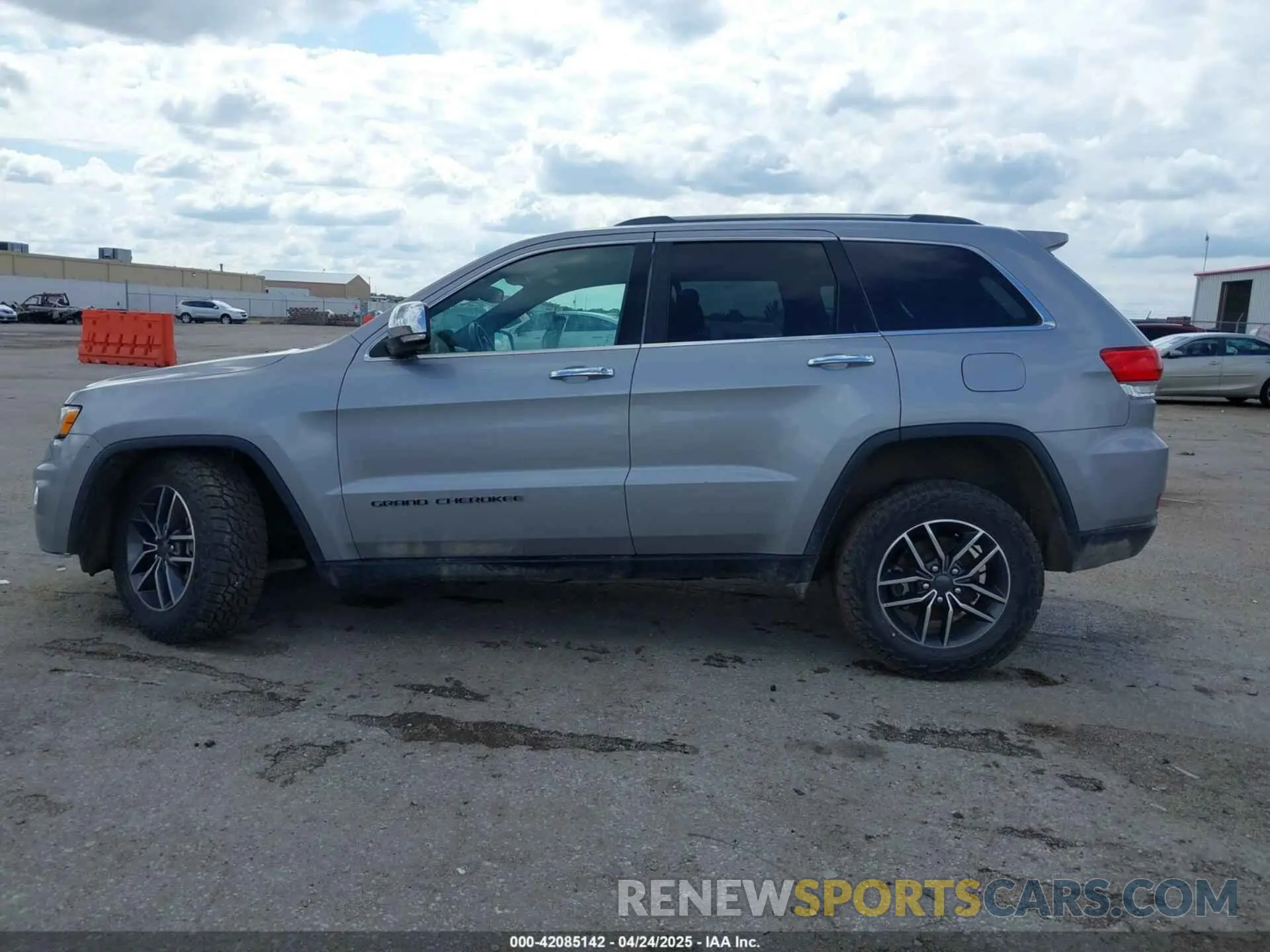 14 Photograph of a damaged car 1C4RJFBG7KC734850 JEEP GRAND CHEROKEE 2019