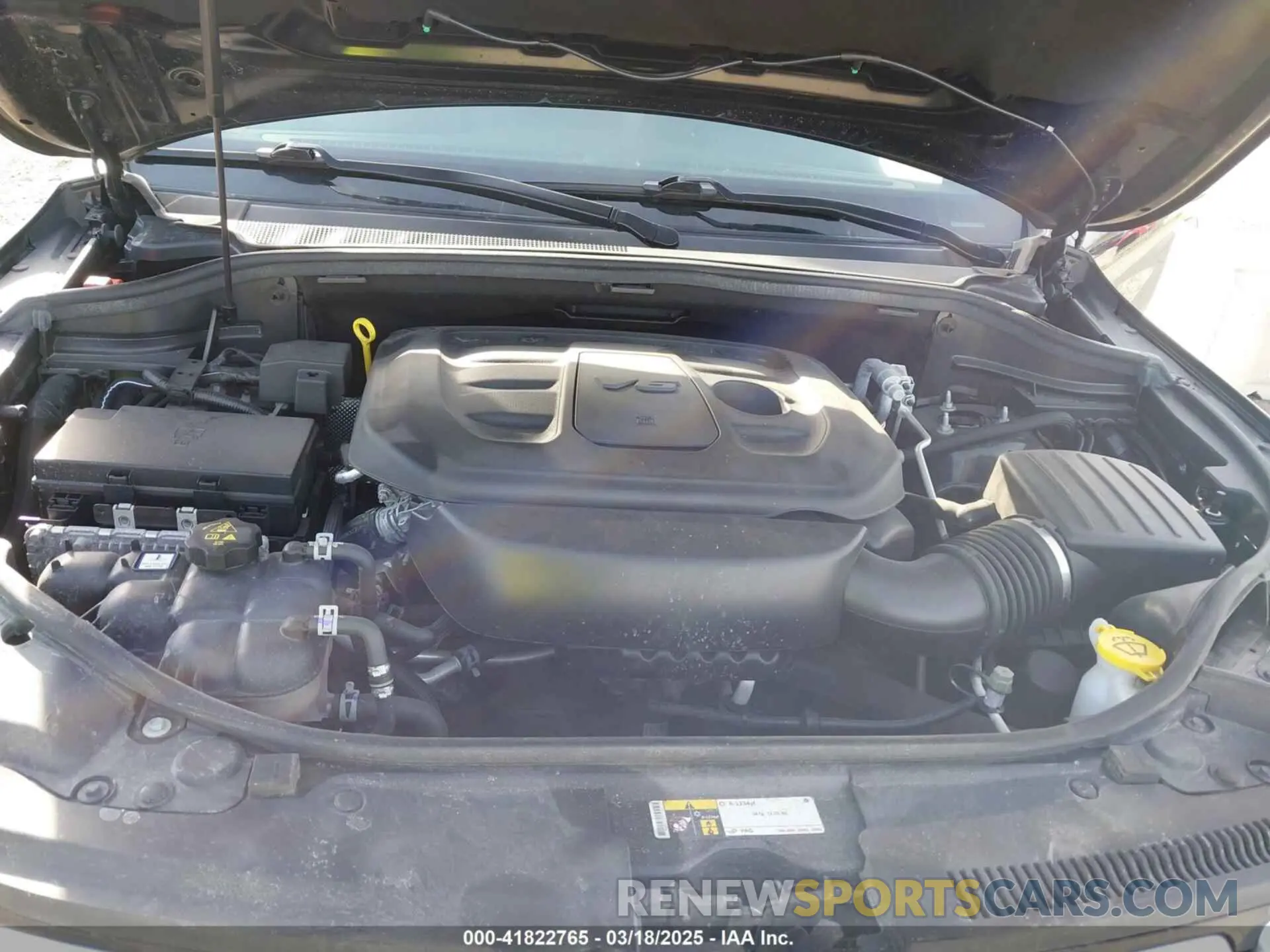 10 Photograph of a damaged car 1C4RJFBG7KC782834 JEEP GRAND CHEROKEE 2019