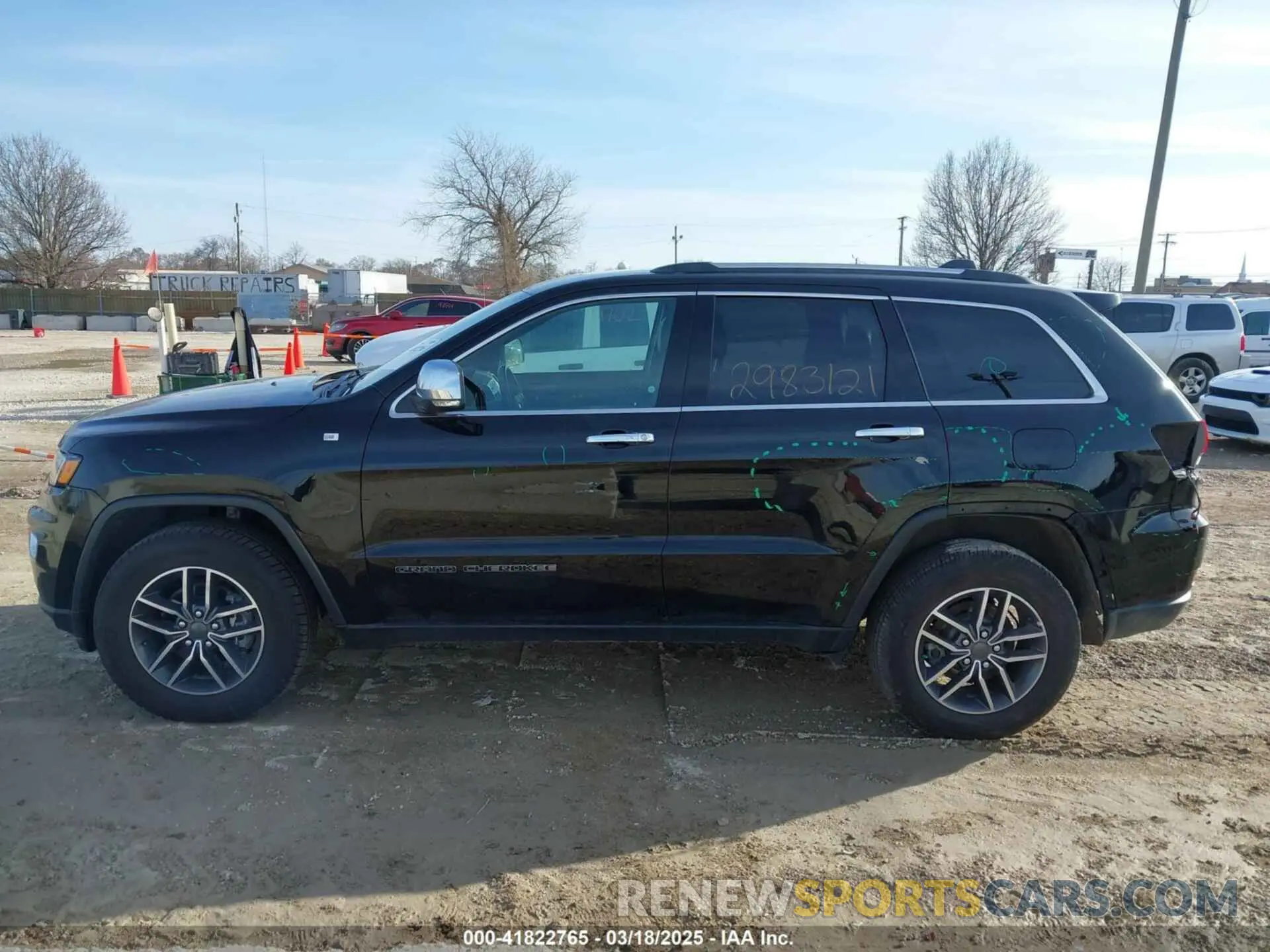 15 Photograph of a damaged car 1C4RJFBG7KC782834 JEEP GRAND CHEROKEE 2019